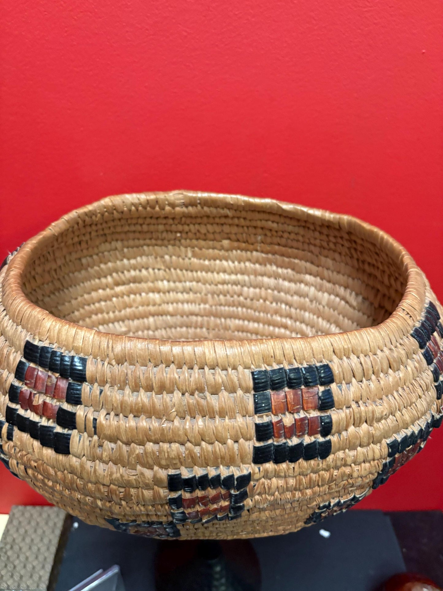 Big Canadian indigenous first nations Thompson River woven antique basket 12 x 7 high  wow  great value