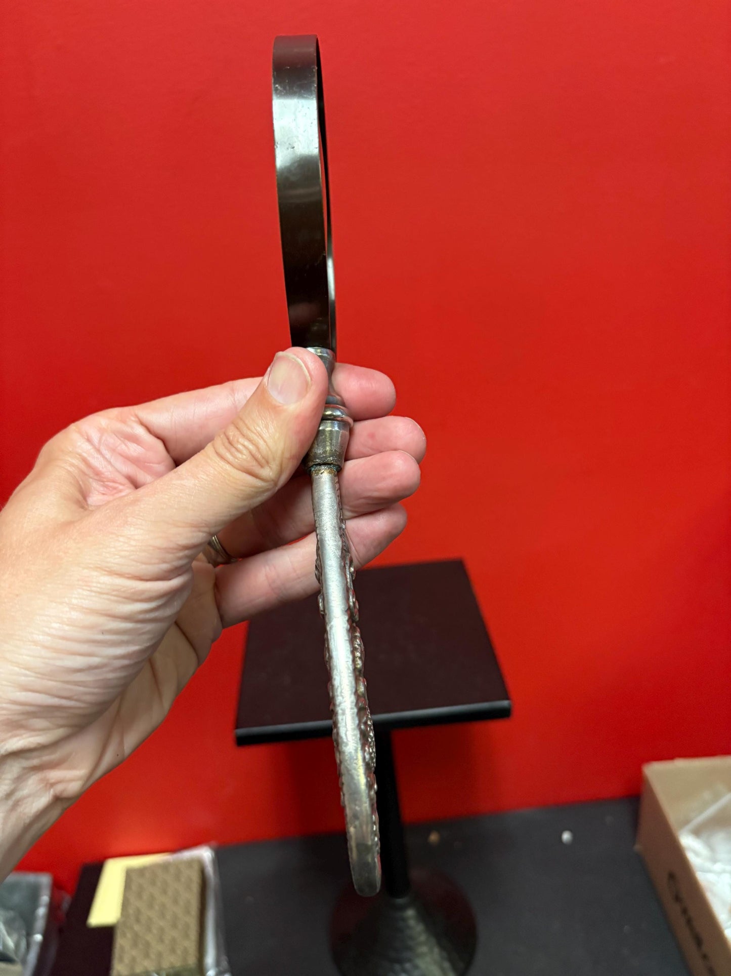 Beautiful vintage 10 x 4“ wide untested silver handled magnifying glass  regal and unique  wow  great gift