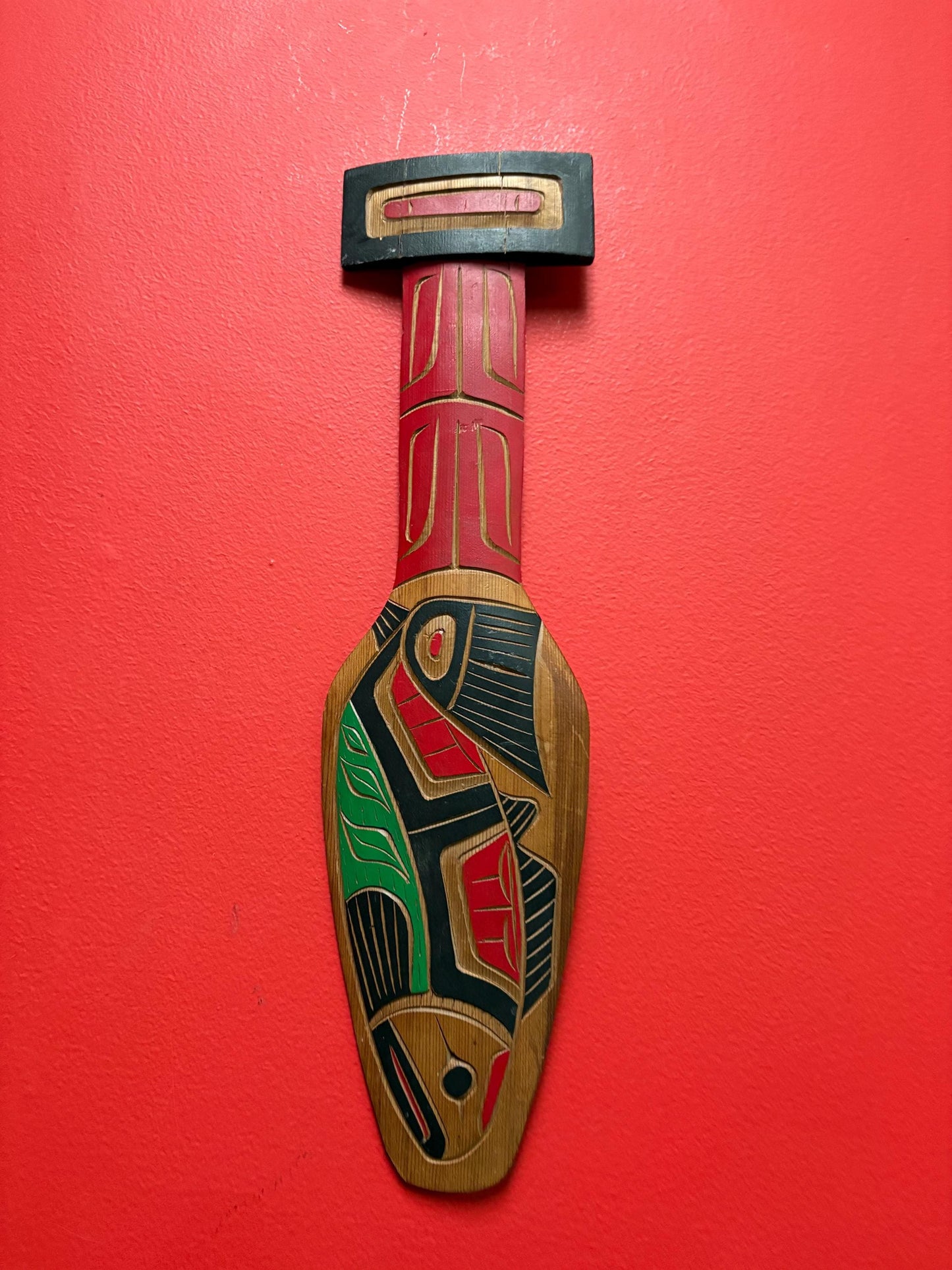 Beautiful indigenous first nations Pacific Northwest coast Neil Baker polychrome painted cedar paddle great detail 17 x 5 wide