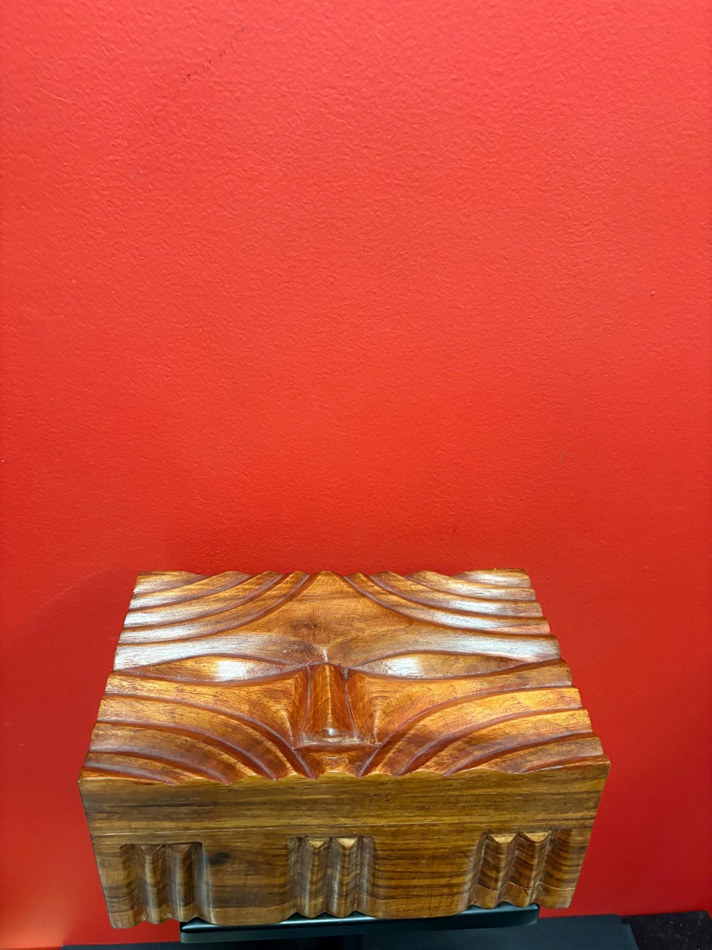 Fabulous old oceanic Islands solid wood 9.5 x 6 x 4.5 wooden box beautiful quality and the best eyes in the business wow great gift