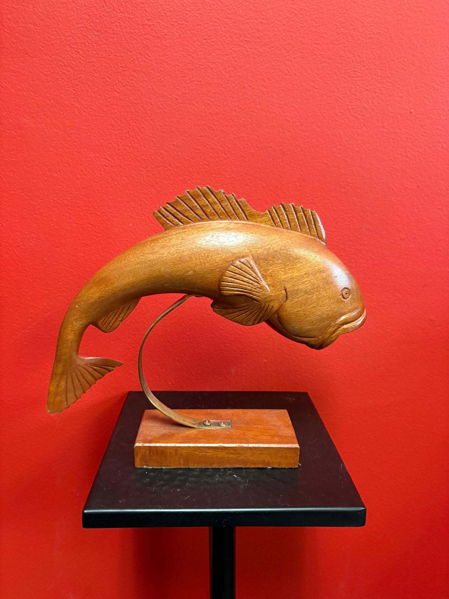 10 x 9 wooden jumping fish on stand  vintage cool  perfect gift  the one that got away  great value