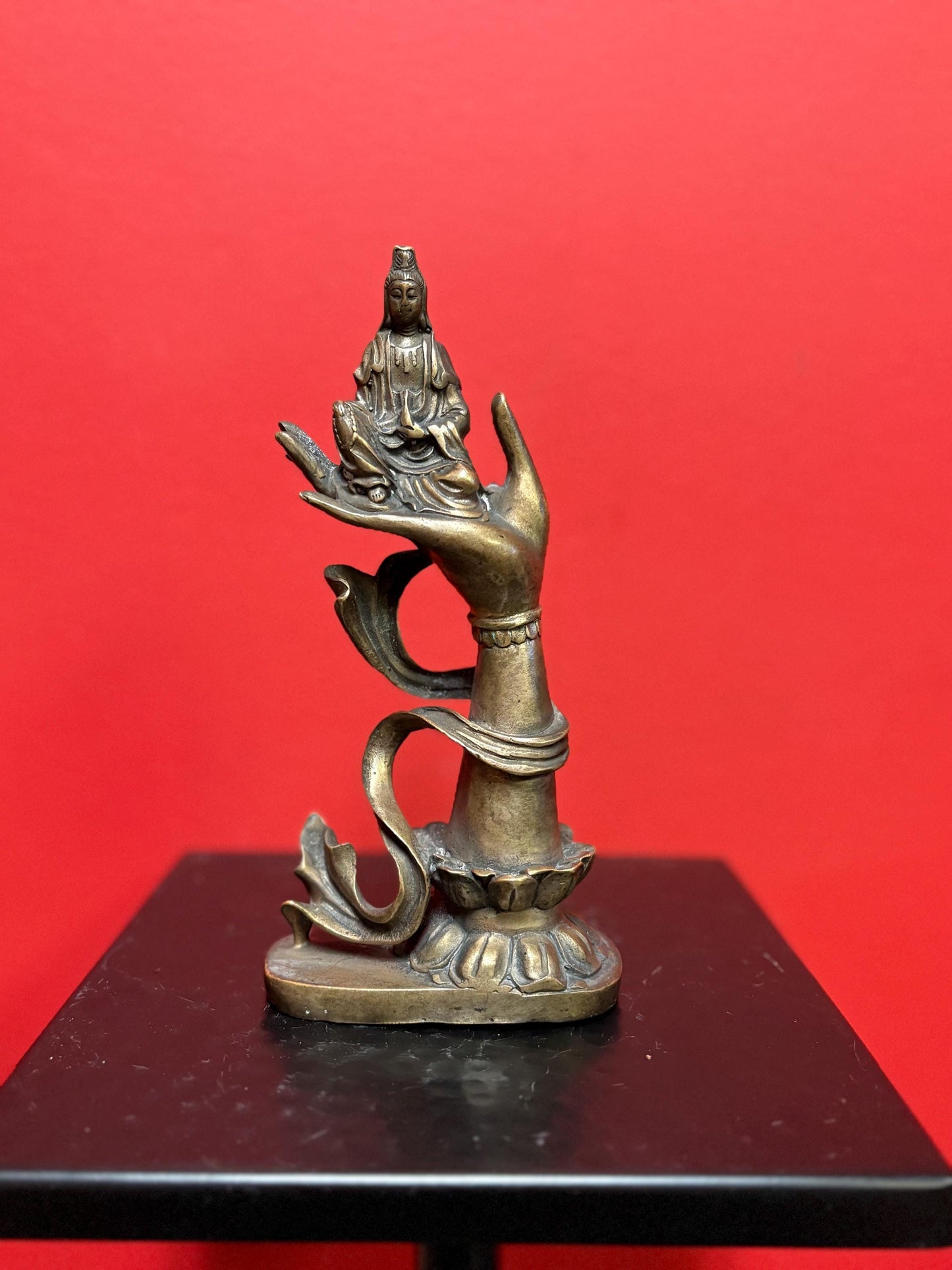 Stunning Chinese antique signed 7 inch tall bronze Quan yin on hand on lotus leaf  great patina and fabulous piece