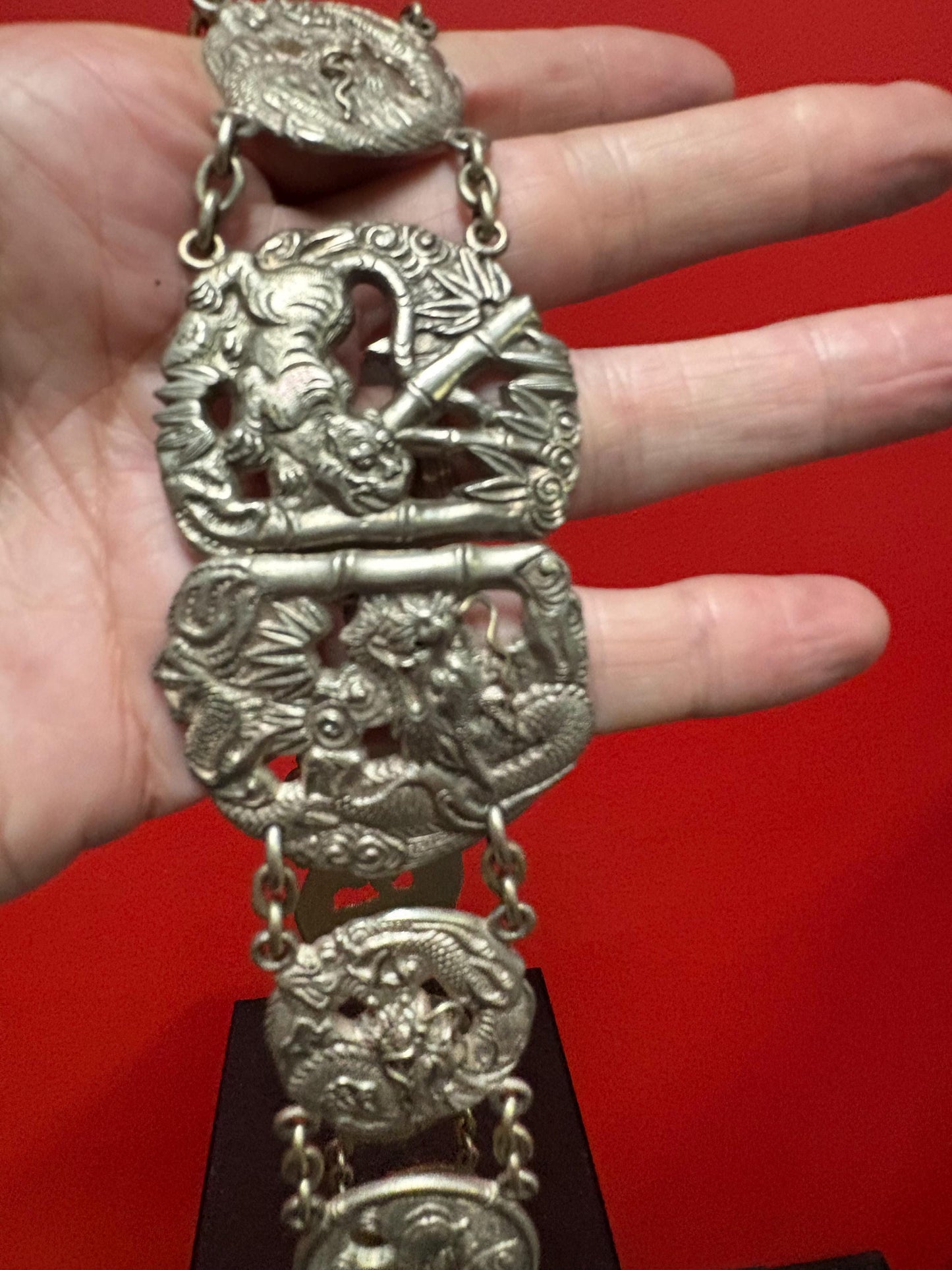 Stunning antique solid Chinese sterling silver belt with amazing imagery and signed on back of each piece  540 g and 26 inches long - B