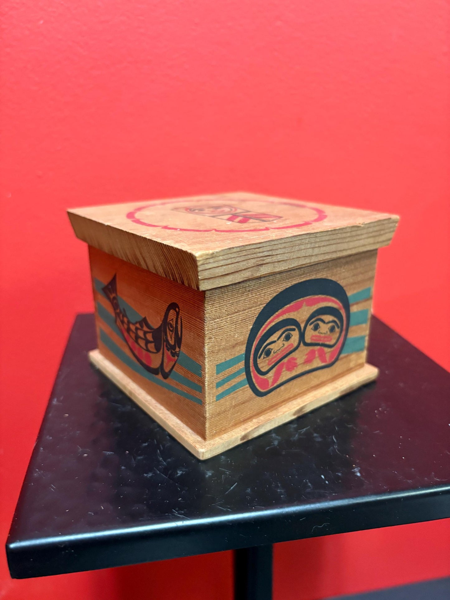 Beautiful small model indigenous first nations pacific West Coast potlatch box  4 x 4 by 3 inches high great imagery