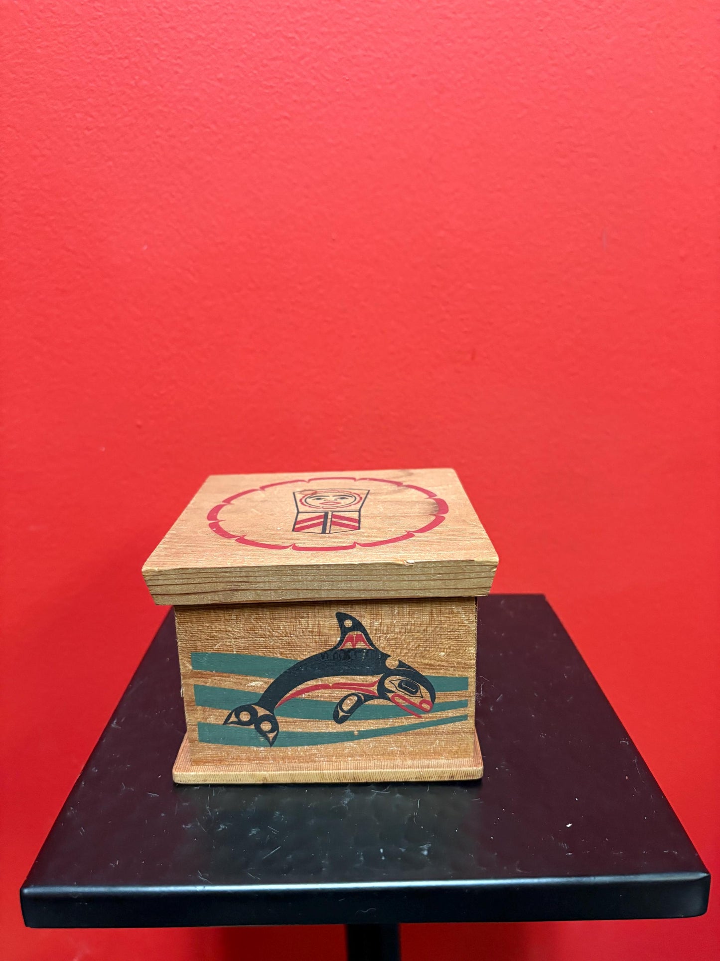 Beautiful small model indigenous first nations pacific West Coast potlatch box  4 x 4 by 3 inches high great imagery
