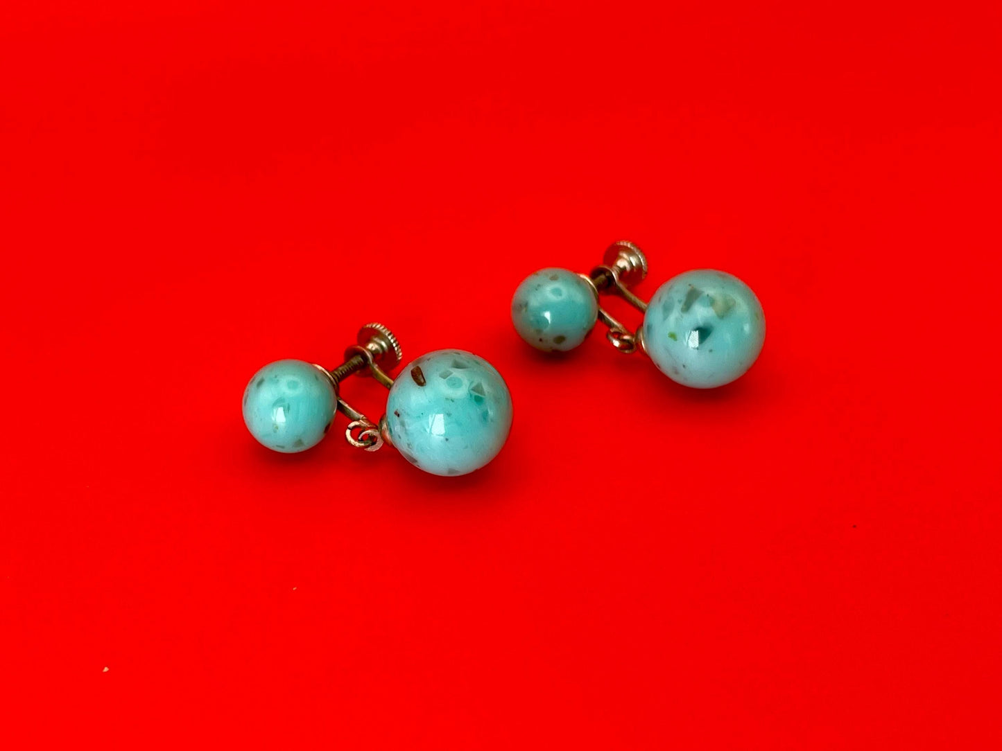 Pair of lovely Blue Bead screw on earrings   great value