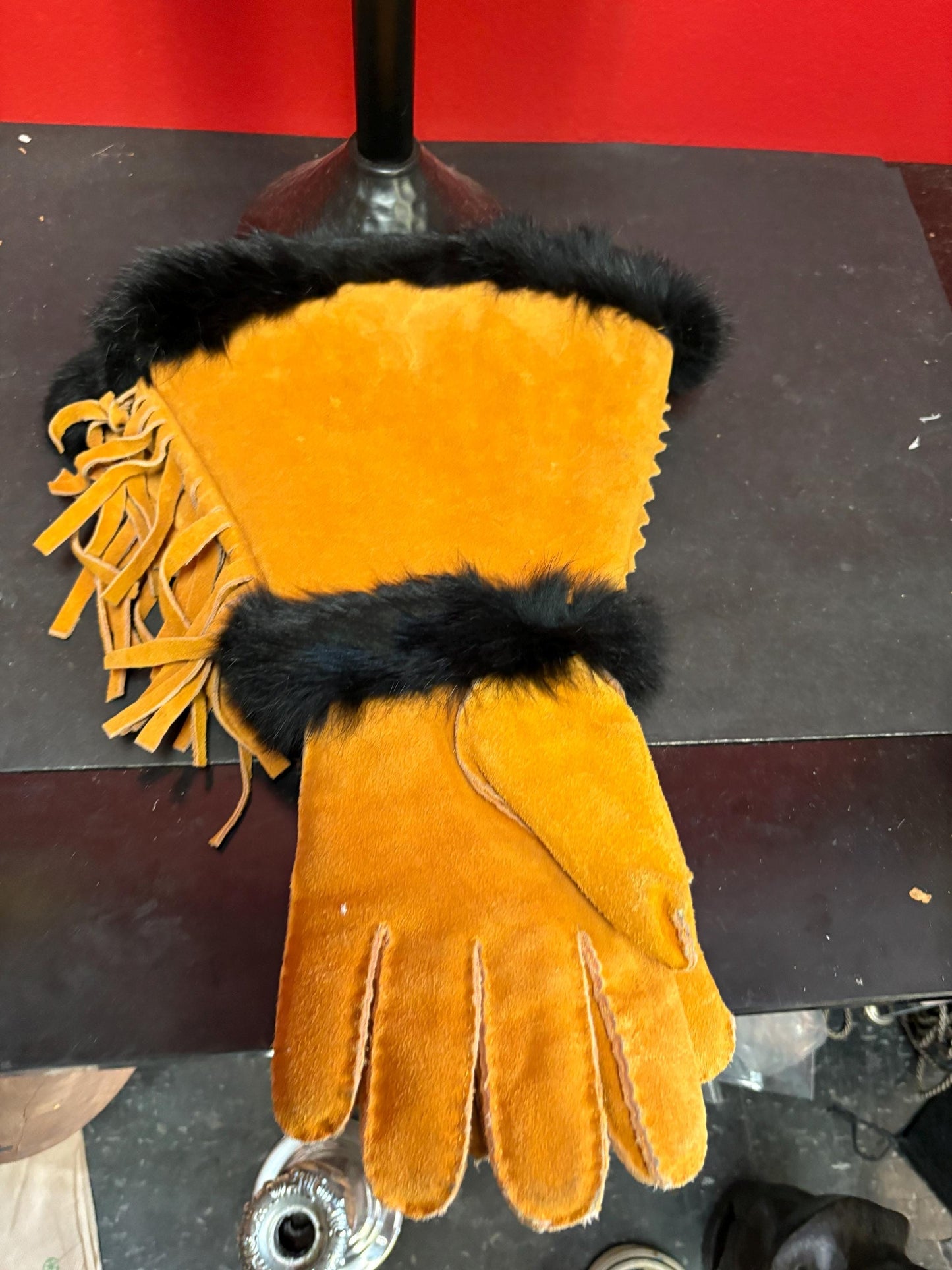 Beautiful indigenous first nations Pacific Northwest coast 14 x 7 wide leather and beaded gloves wonderful condition