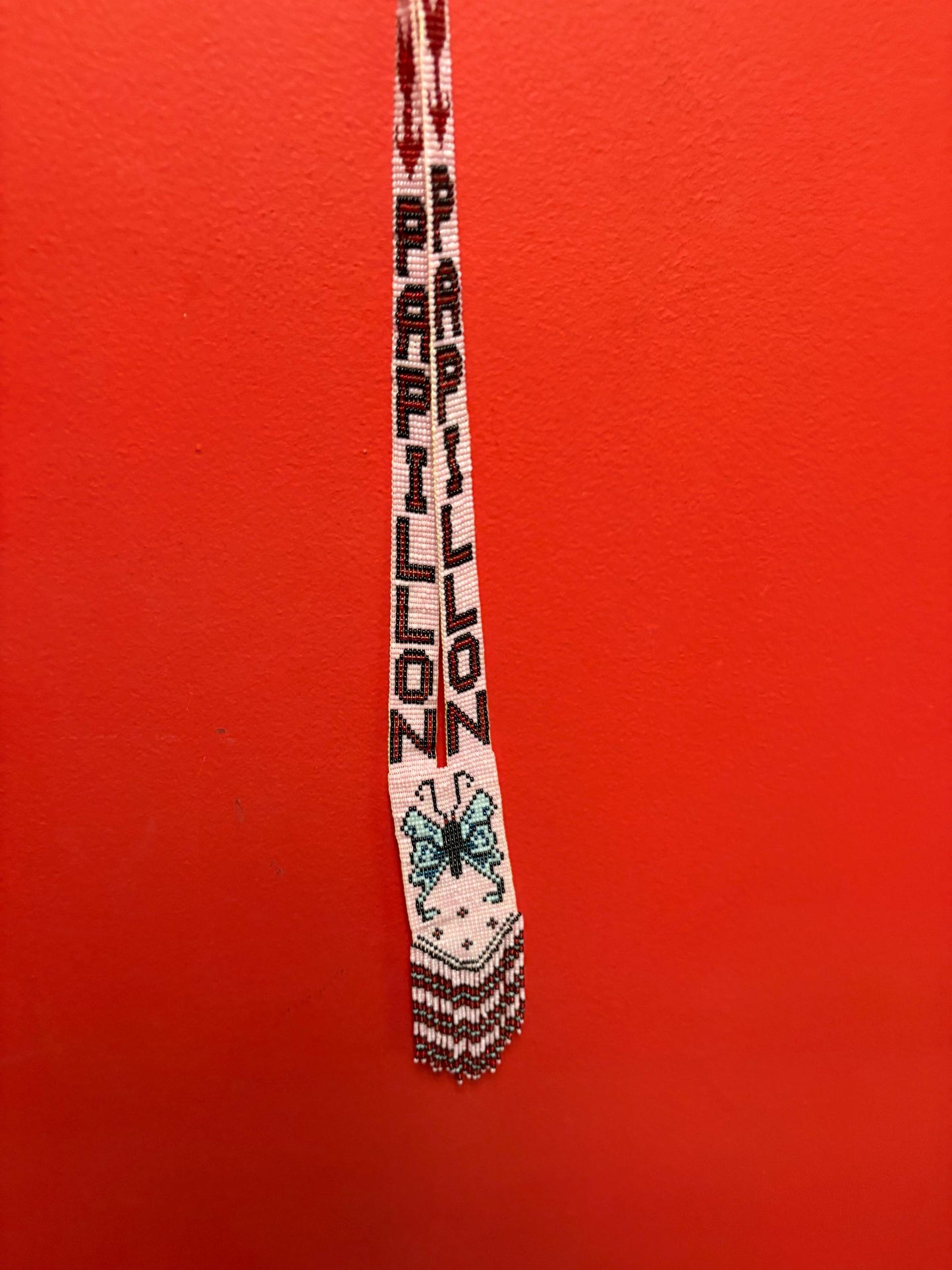 Beautiful indigenous First Nations beaded necklace representing PAPILLON  great condition