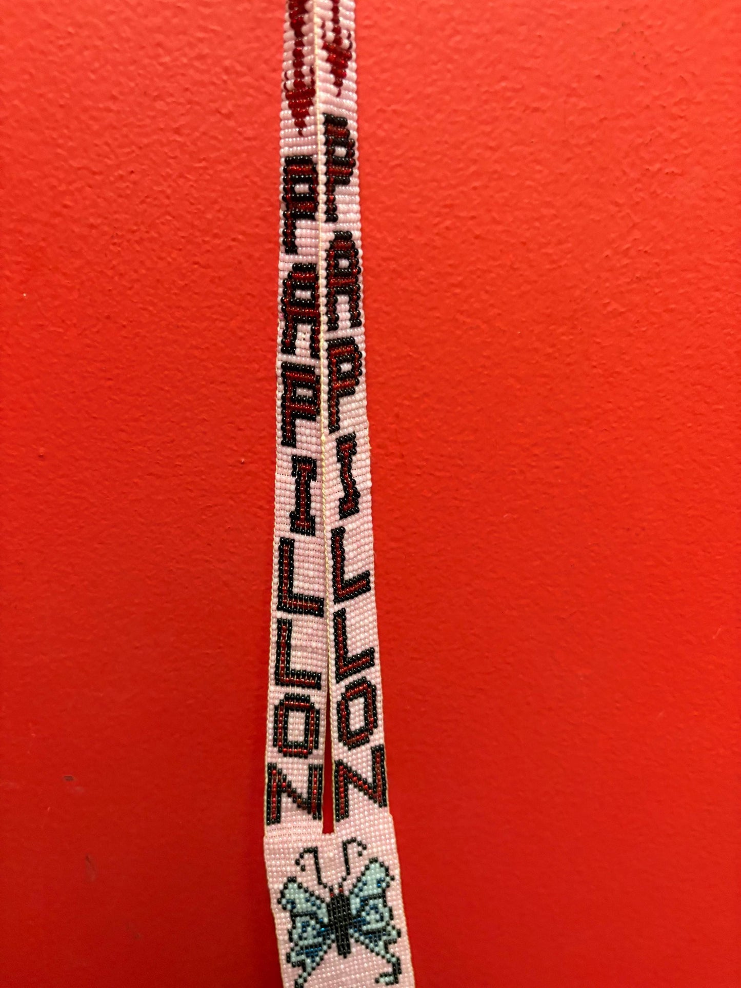 Beautiful indigenous First Nations beaded necklace representing PAPILLON great condition