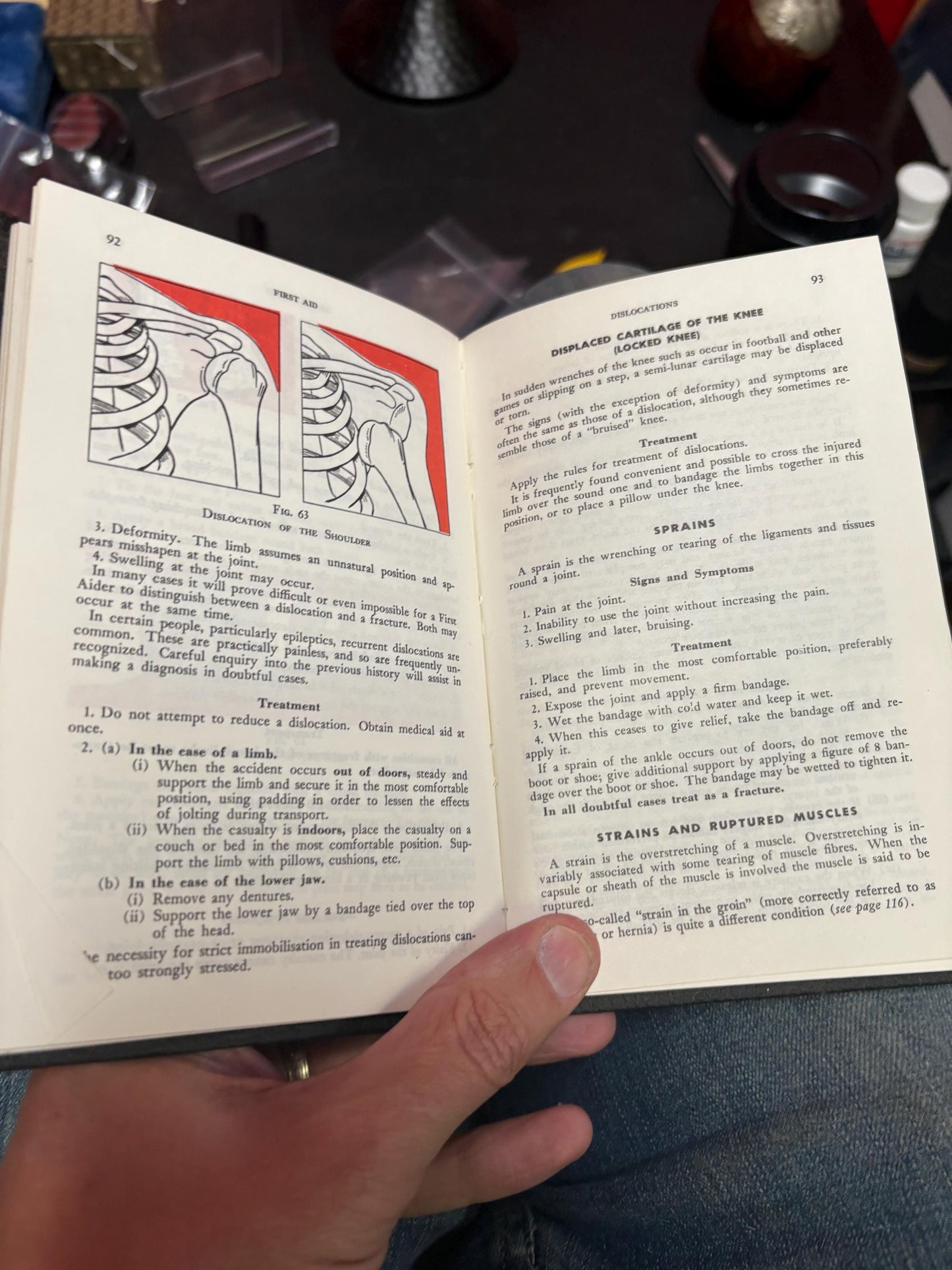 Very cool St. Johns ambulance first aid book 2nd Canadian edition 1971 good condition