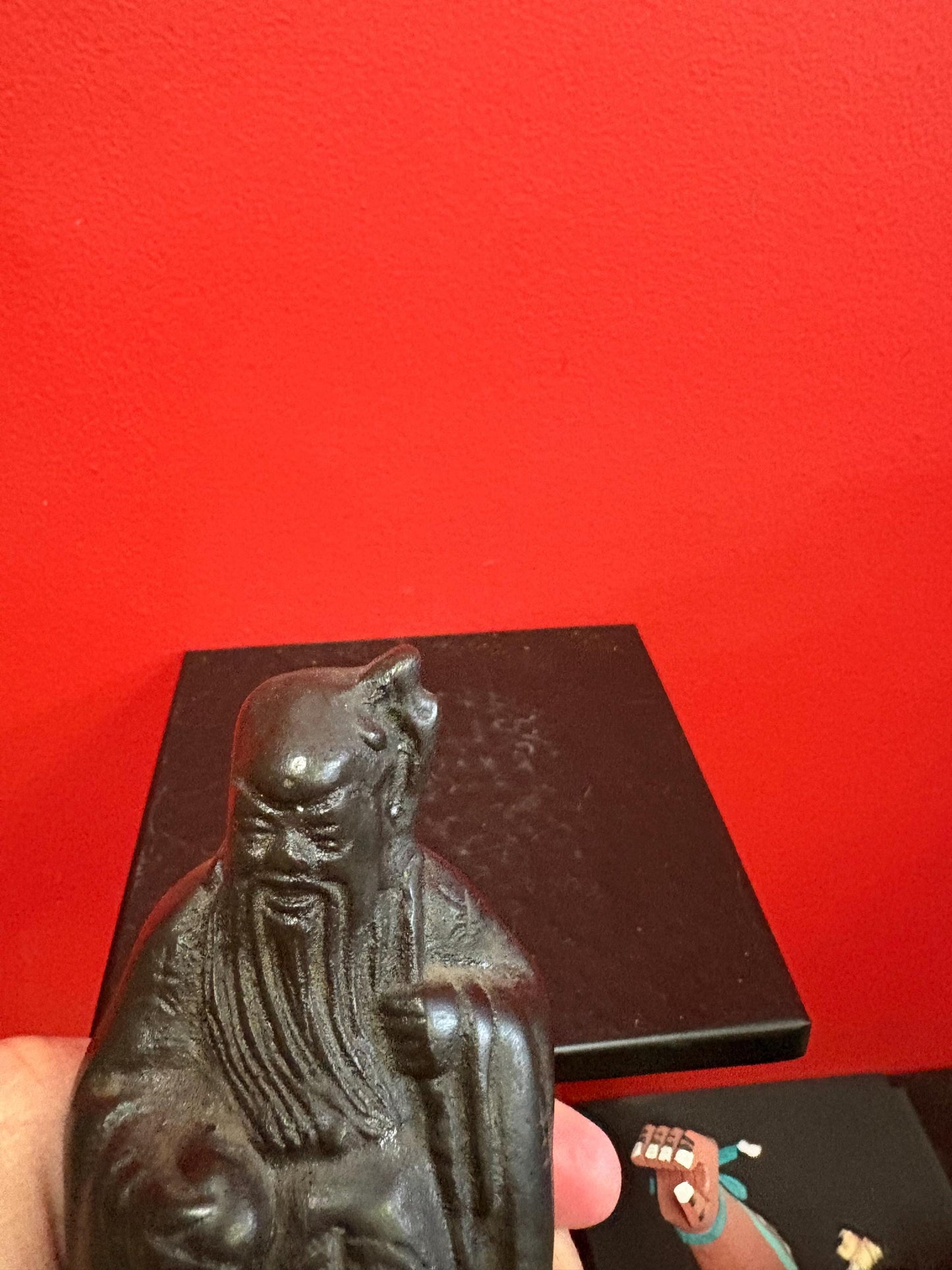 Beautiful antique Chinese bronze statue of Confucius 5 1/2 inches high with great patina