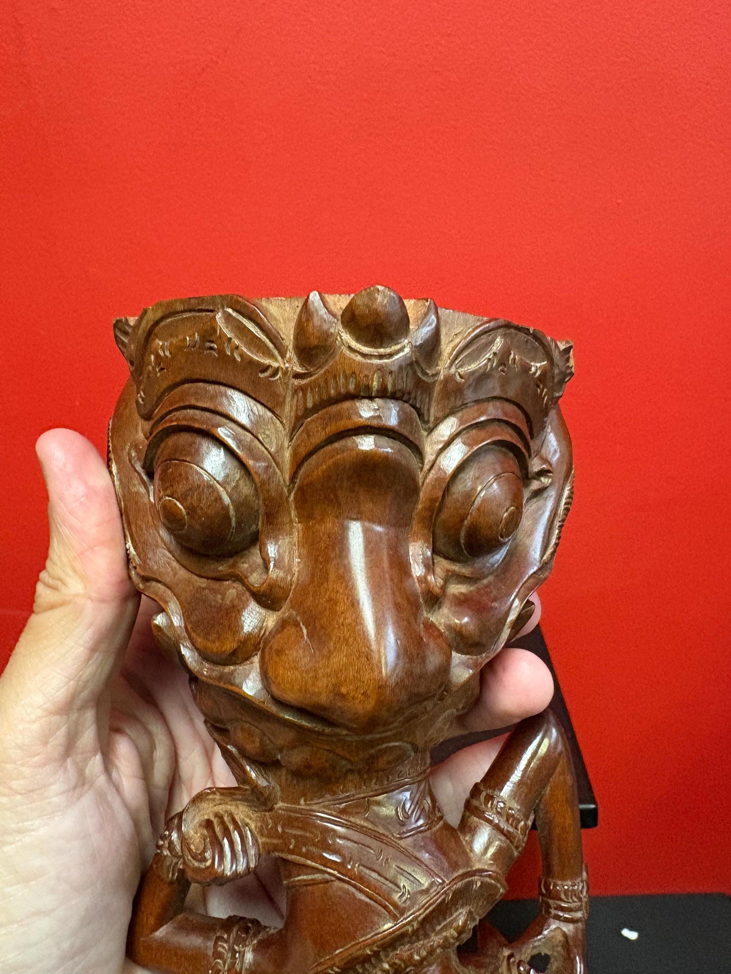 Beautiful antique 8 inch tall Indonesian wooden lady and mask statue great detail wow