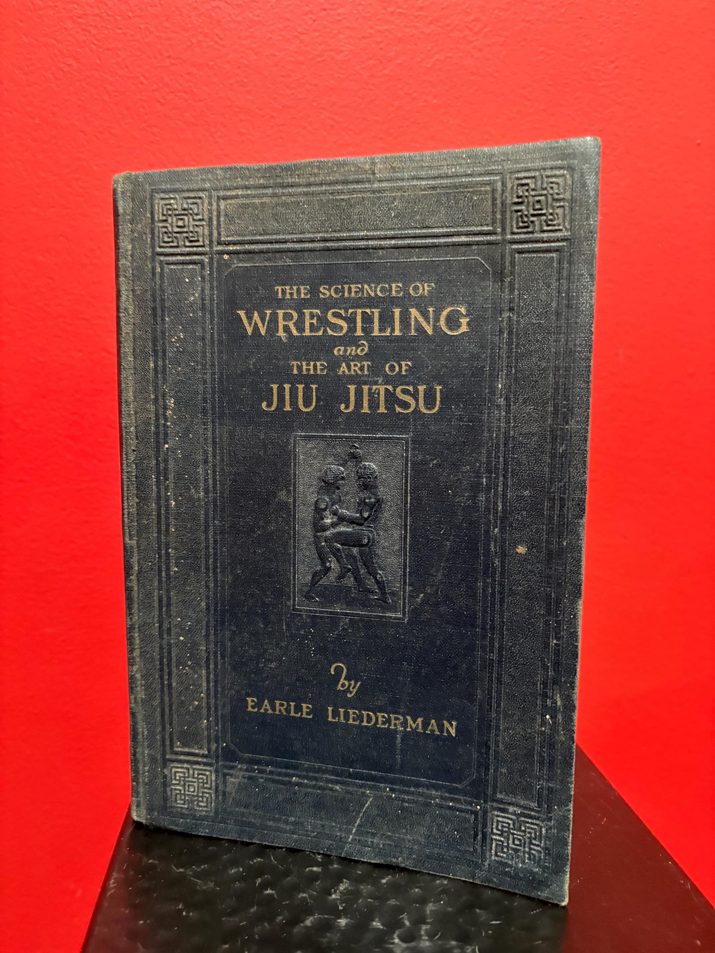 Beautiful copy of the science of wrestling and the art of JIU JITSU 3rd edition 1925 pretty good condition 223 PGS lots photos