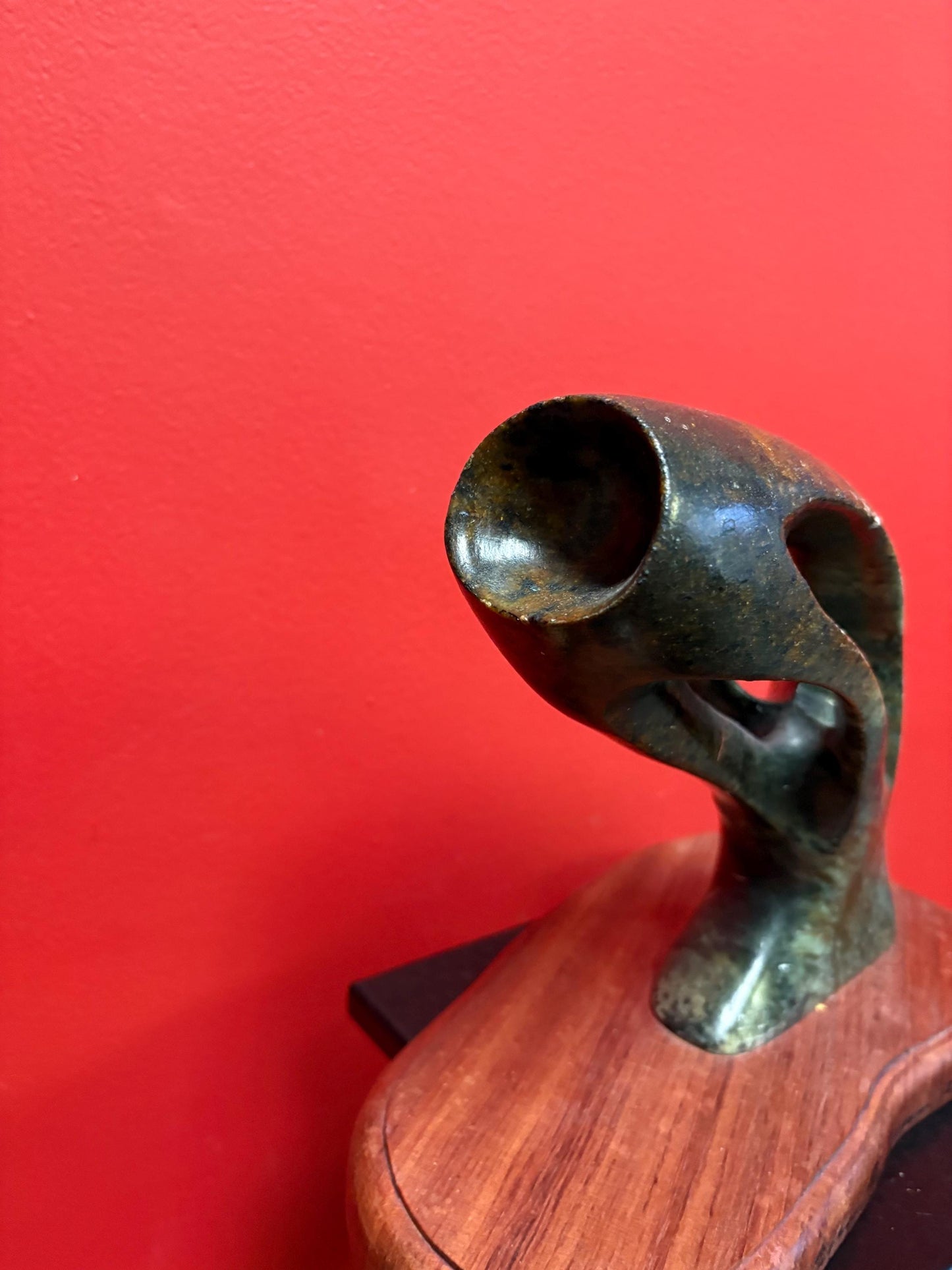 Stunning signed Inuit soapstone stone yonic statue   12 x 9 high and truly a wonderful piece of art