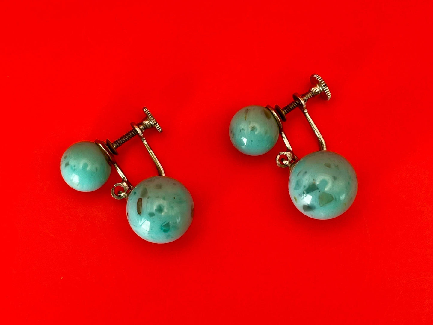 Pair of lovely Blue Bead screw on earrings   great value