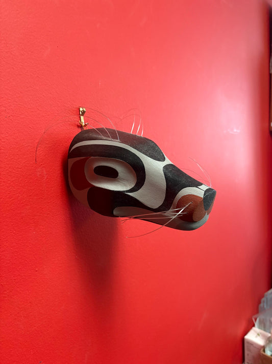 Lovely 7 x 3 1/2 high 3-D painted indigenous First Nations carving of a mouse  great imagery  signed in distinctively  wow