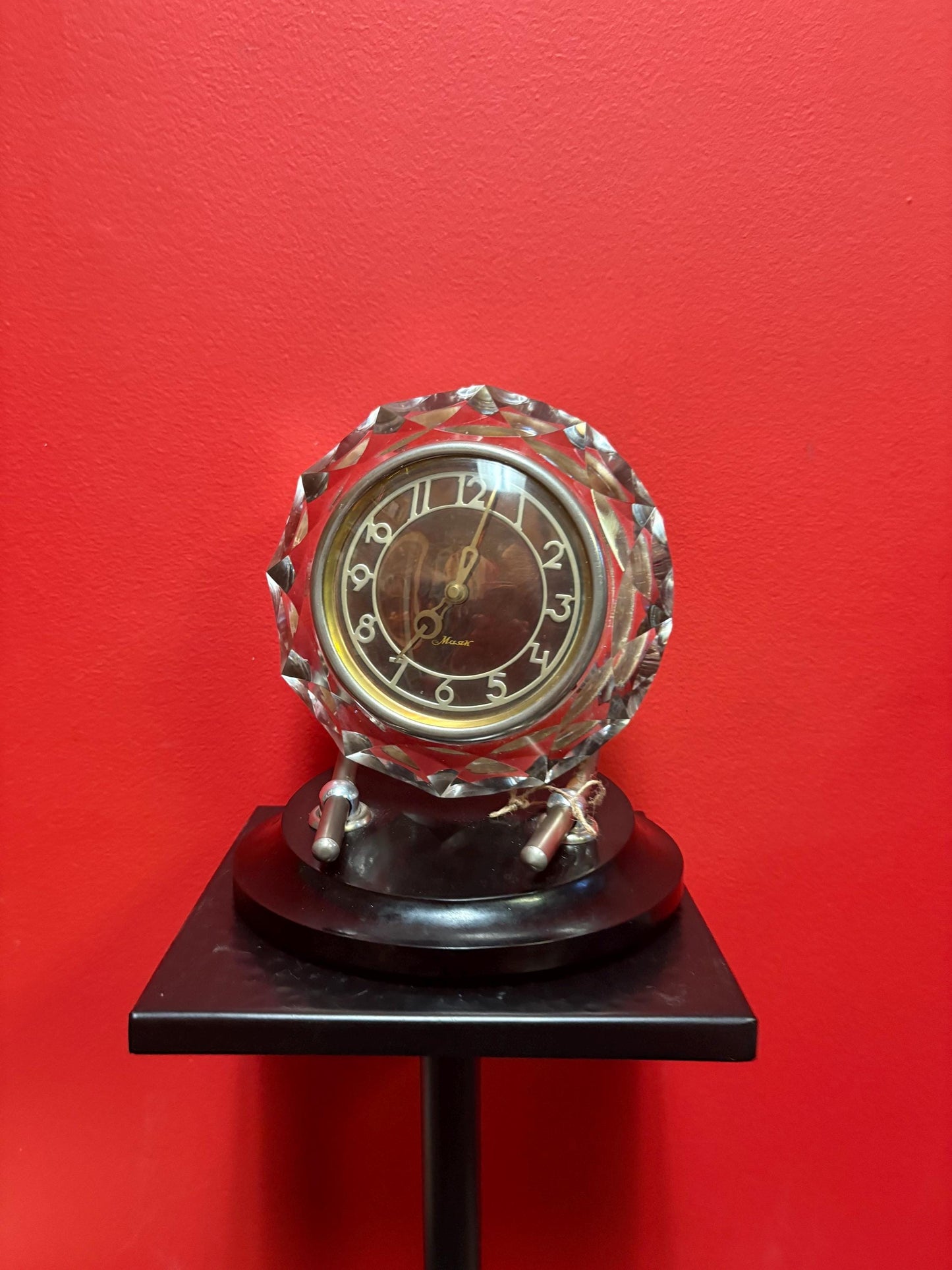 Stunning vintage art deco working crystal and bakelite based clock amazing condition - perfect gift - wow - approx 8 inches tall