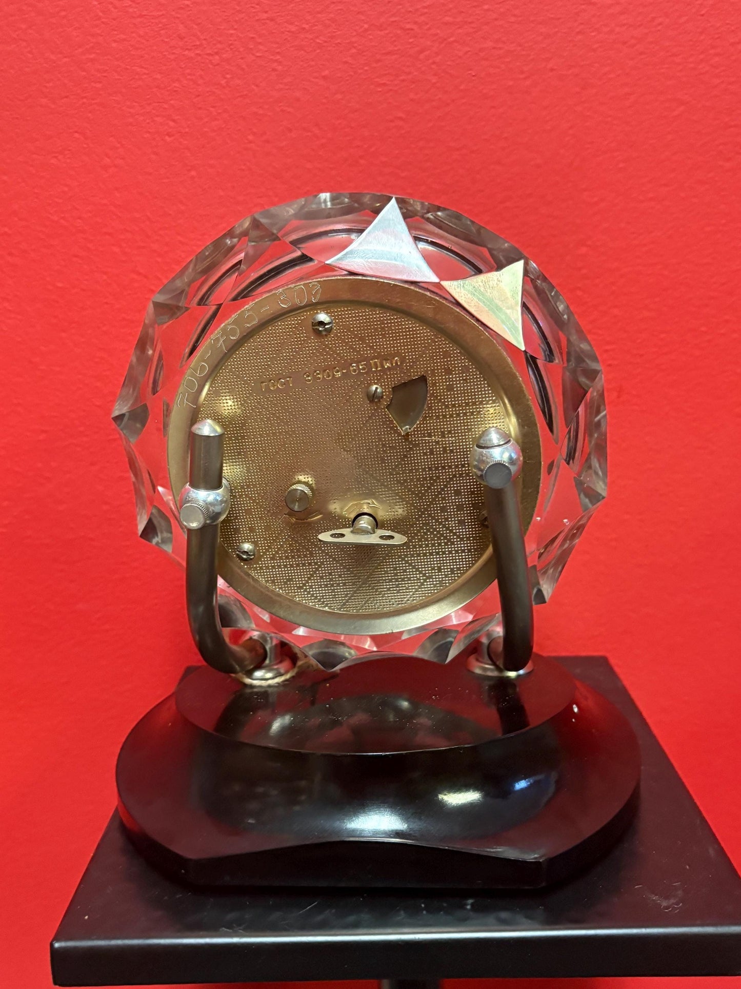 Stunning vintage art deco working crystal and bakelite based clock amazing condition - perfect gift - wow - approx 8 inches tall