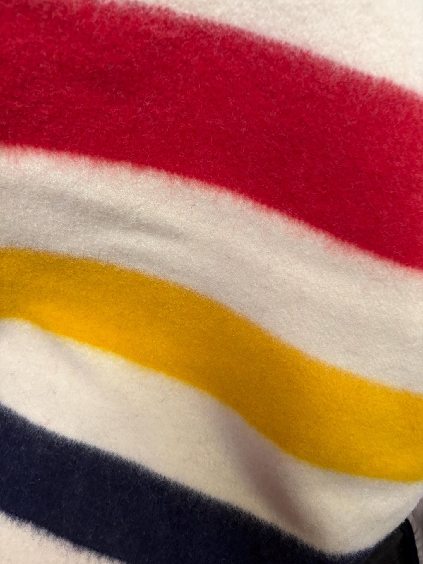 6 point Authentic HBC Hudson Bay six point Blanket in mint condition. approx 90 x 100 wow HBC rare