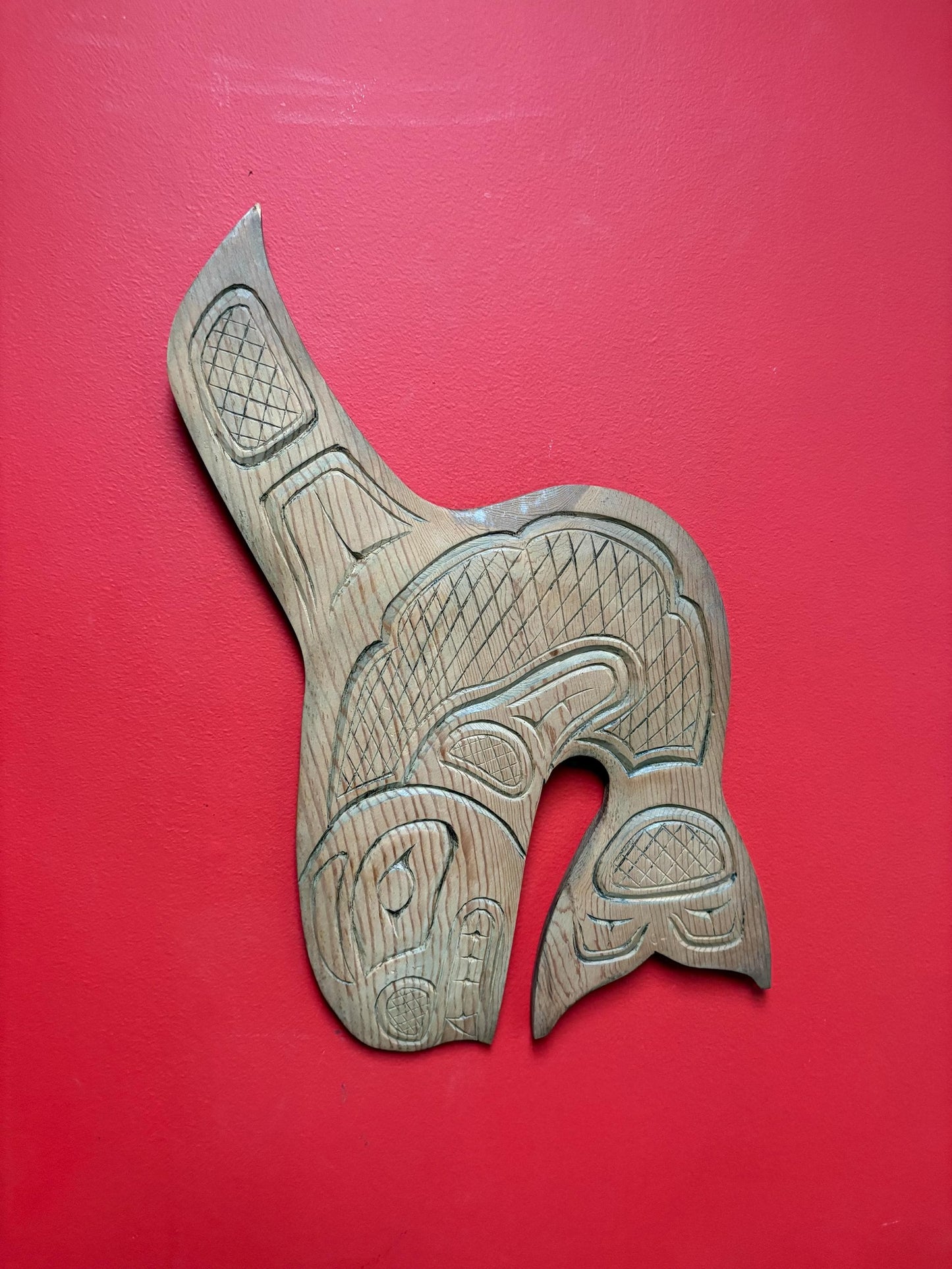 Beautiful 1990s indigenous first nations pacific north West Coast Cedar killer whale plaque - 19 inches signed