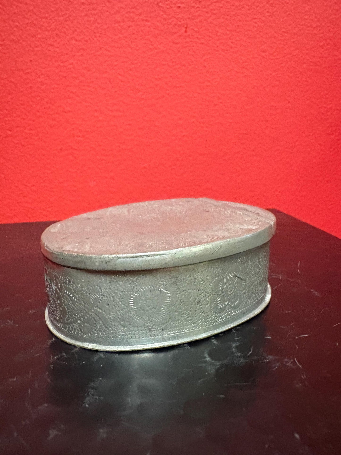 Beautiful Chinese Antiques signed pewter box great design and perfect gift 3 1/2 x 2 1/2 x 1 high