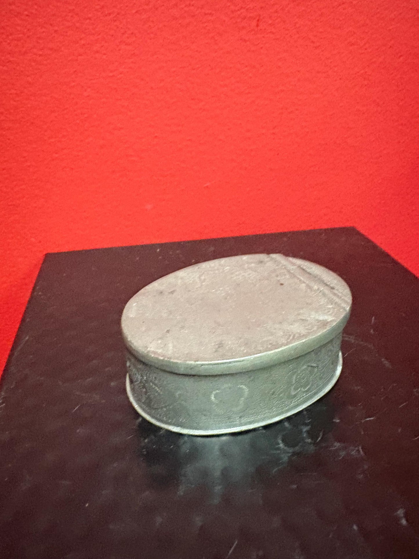Beautiful Chinese Antiques signed pewter box great design and perfect gift 3 1/2 x 2 1/2 x 1 high