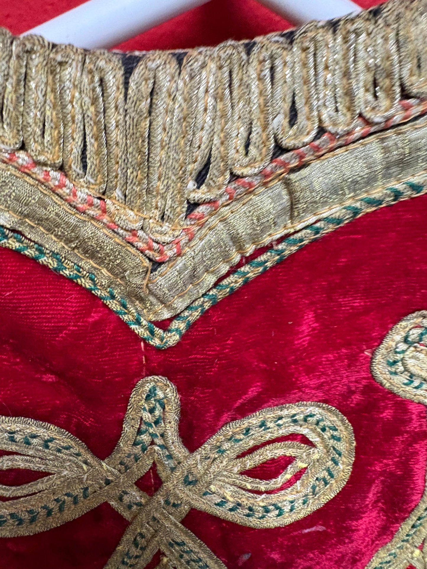 Beautiful 19 century Chinese or Tibetan child emperor vest 16 x 15 wide in great condition - wow