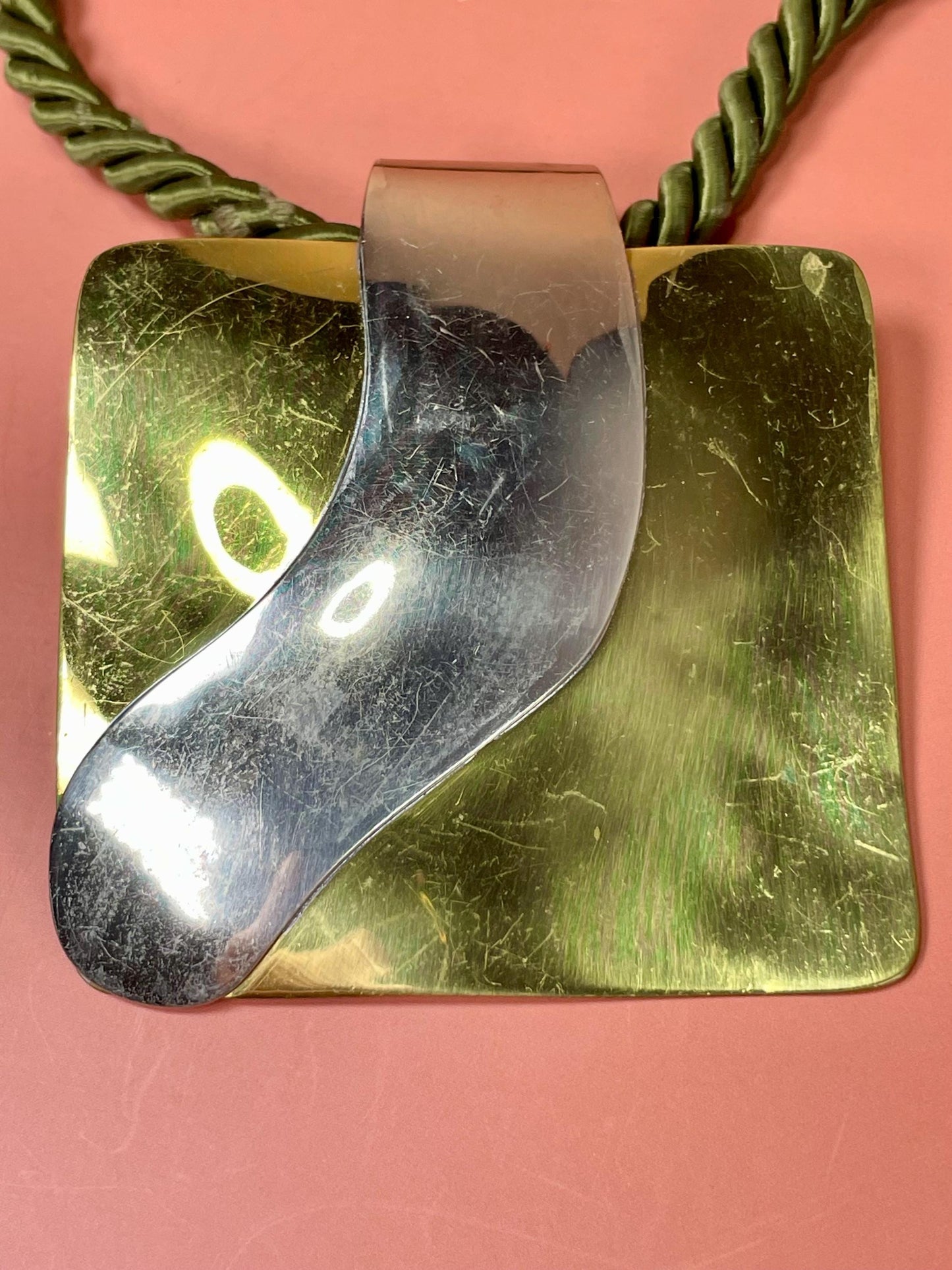 Approx 13 inch necklace and 2.5 inch pendant bold beauty