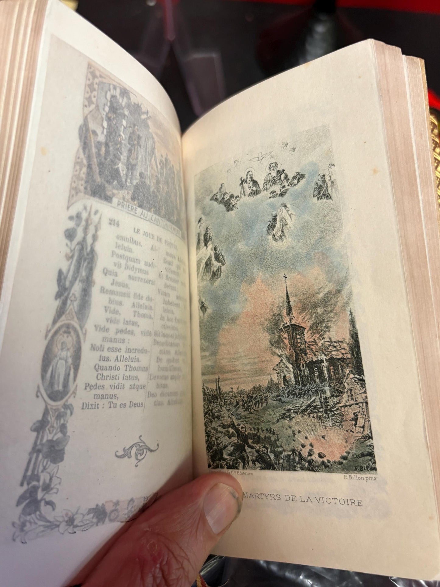 Stunning 1919 French MISSEL DE la VICTOIRE by Jean - Marie Buisson perfect condition in French celebrate end of 1st ww wow