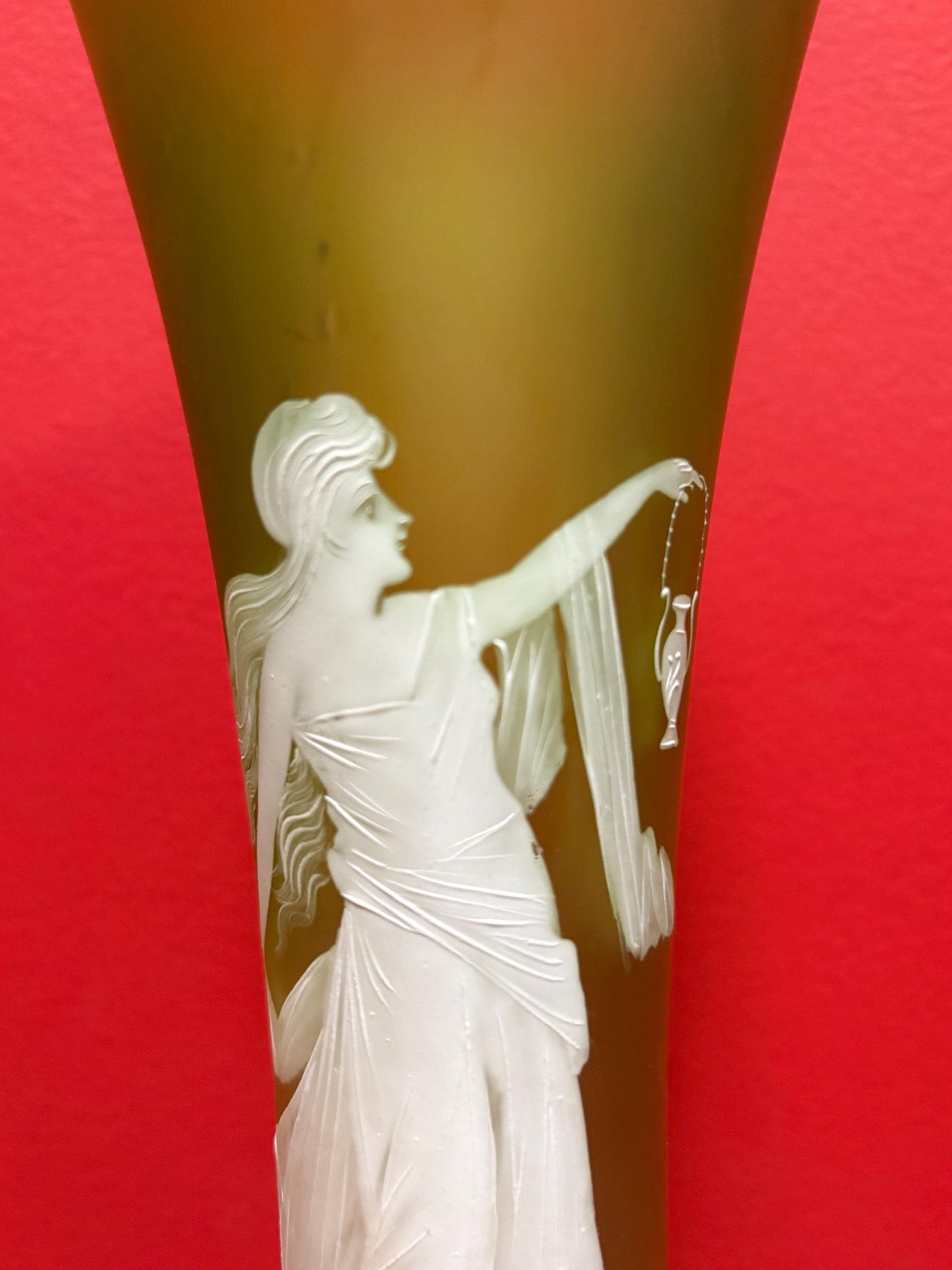 Beautiful antique Mary Gregory glass vase 11 inches tall great condition beautiful imagery antique glass - sexy woman imagery