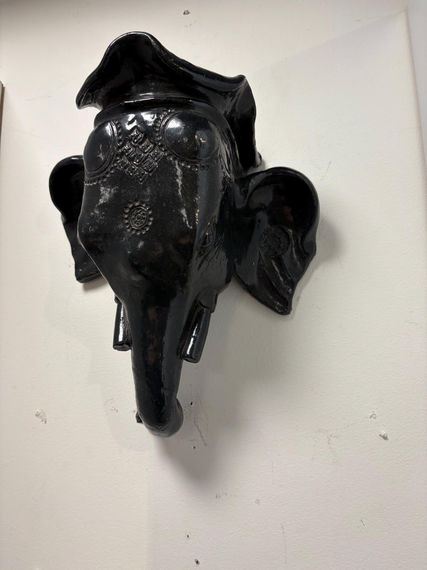 Beautiful vintage painted terra-cotta elephant wall vase 11 x 10“ wide amazing look and quality