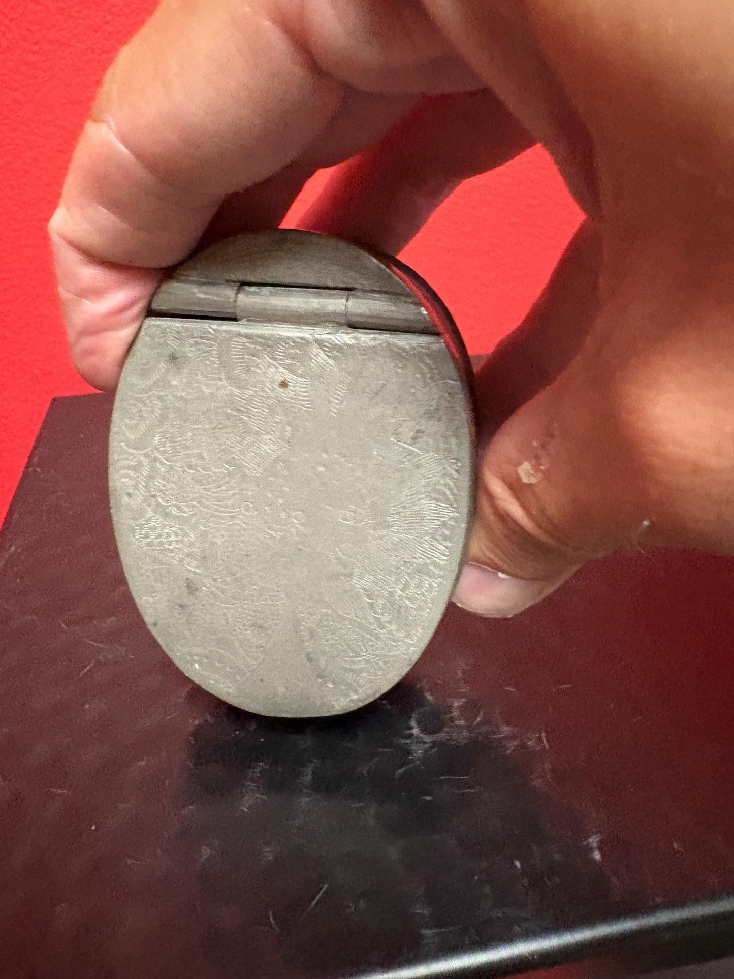 Beautiful Chinese Antiques signed pewter box great design and perfect gift 3 1/2 x 2 1/2 x 1 high