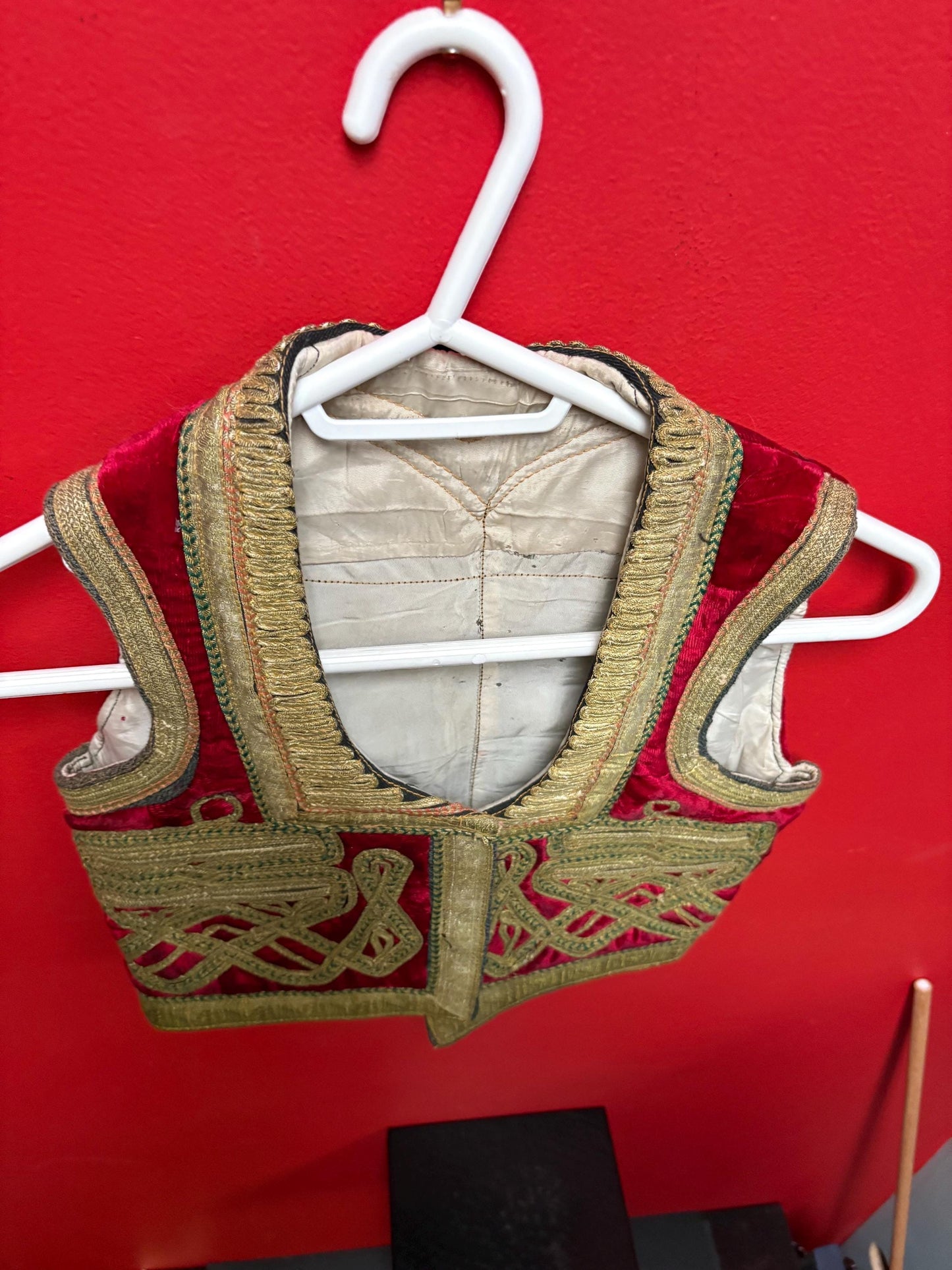 Beautiful 19 century Chinese or Tibetan child emperor vest 16 x 15 wide in great condition - wow