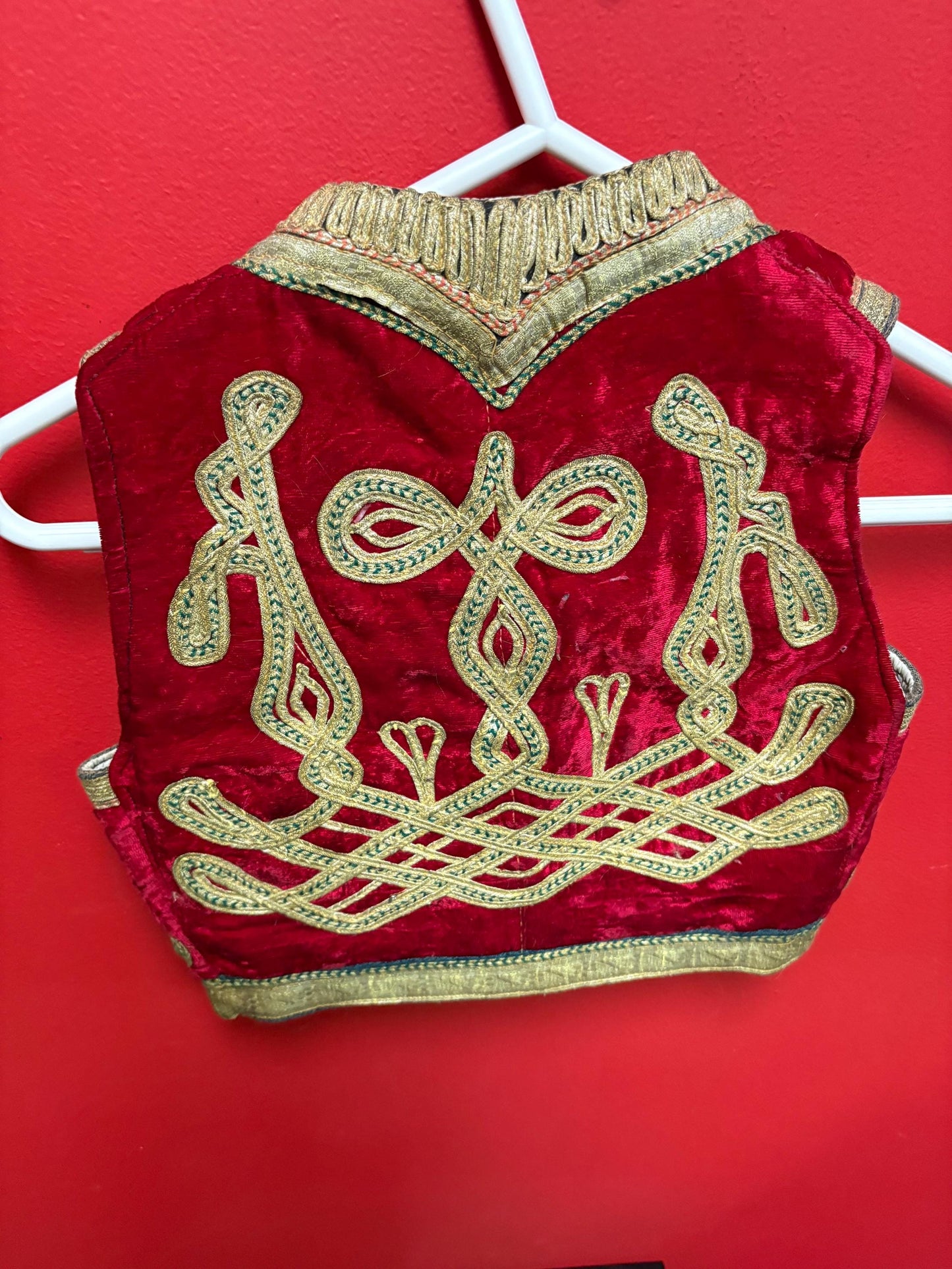 Beautiful 19 century Chinese or Tibetan child emperor vest 16 x 15 wide in great condition - wow