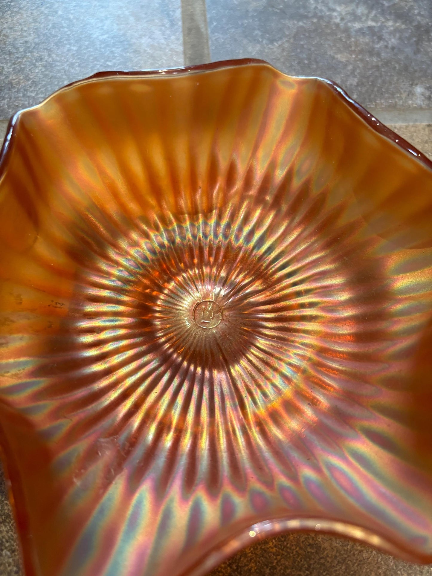 Lovely 6 inch carnival glass dish in perfect condition