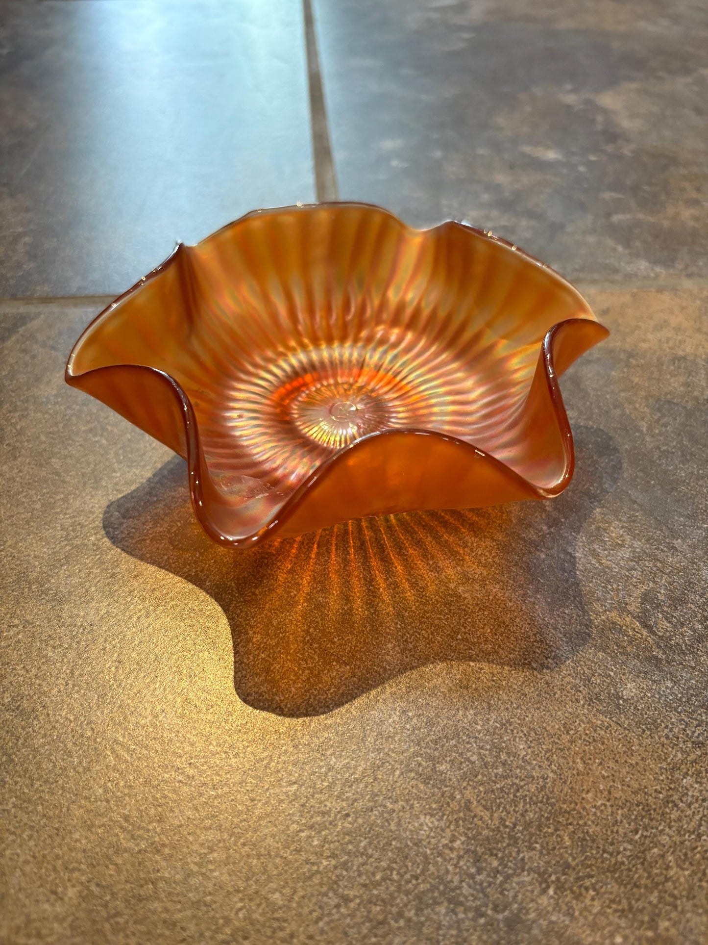 Lovely 6 inch carnival glass dish in perfect condition