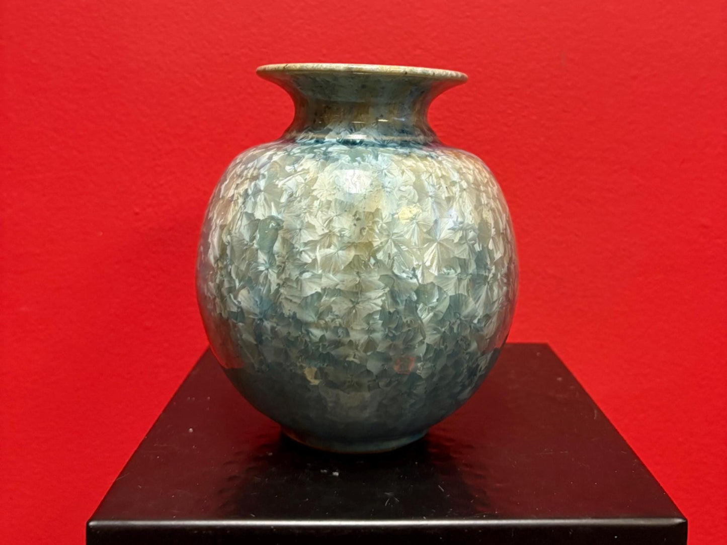 Canadian signed studio pottery 6 inch vase with amazing glaze dynamite colour great value