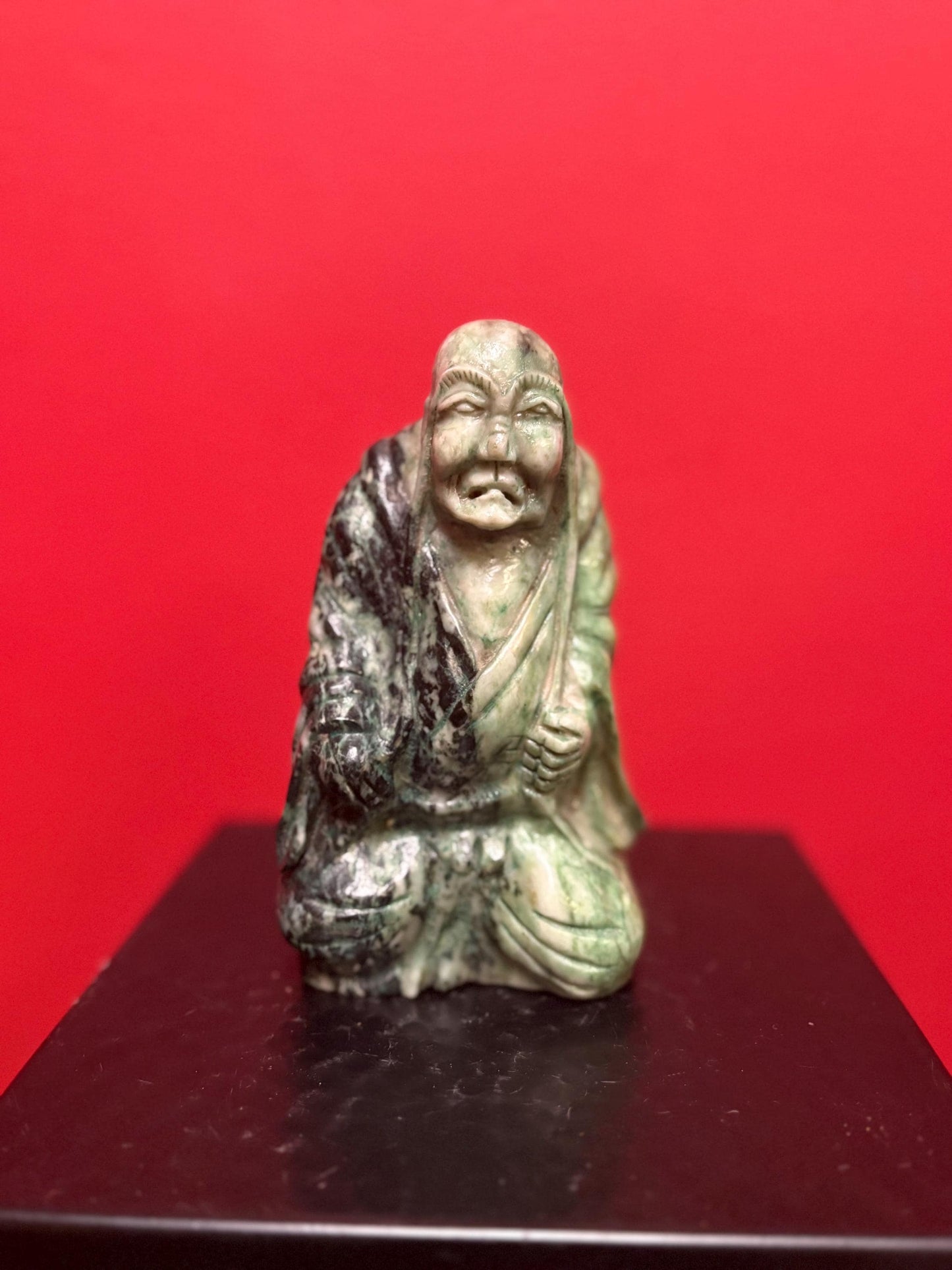 Beautiful moss jade 6.5 inch statue wonderful detail and quality great value