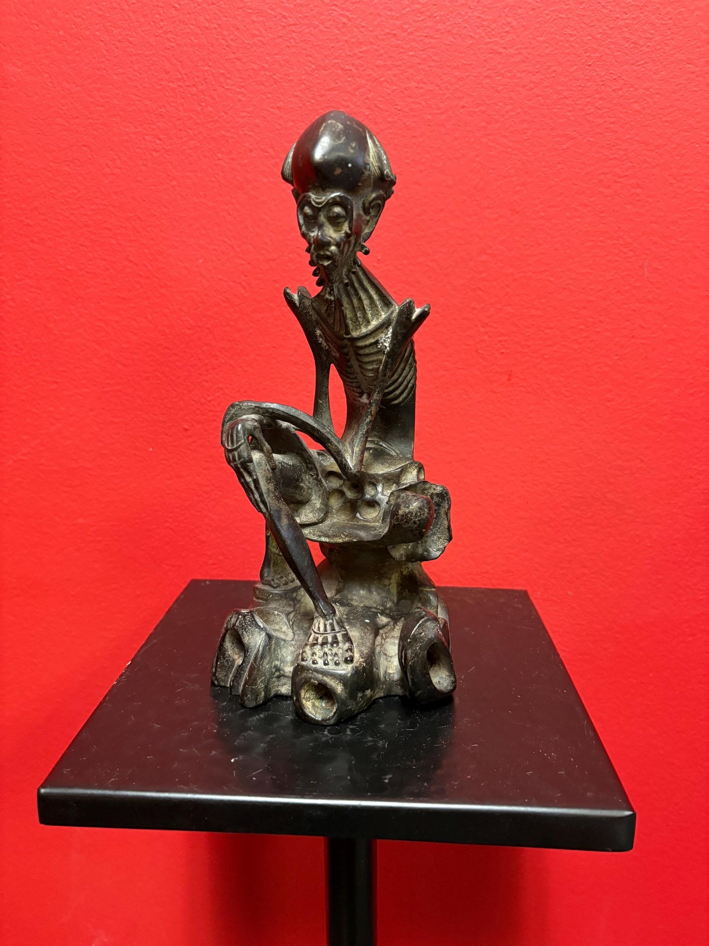Beautiful 19 century heavy Nepalese bronze statue great detail and wonderful imagery wow