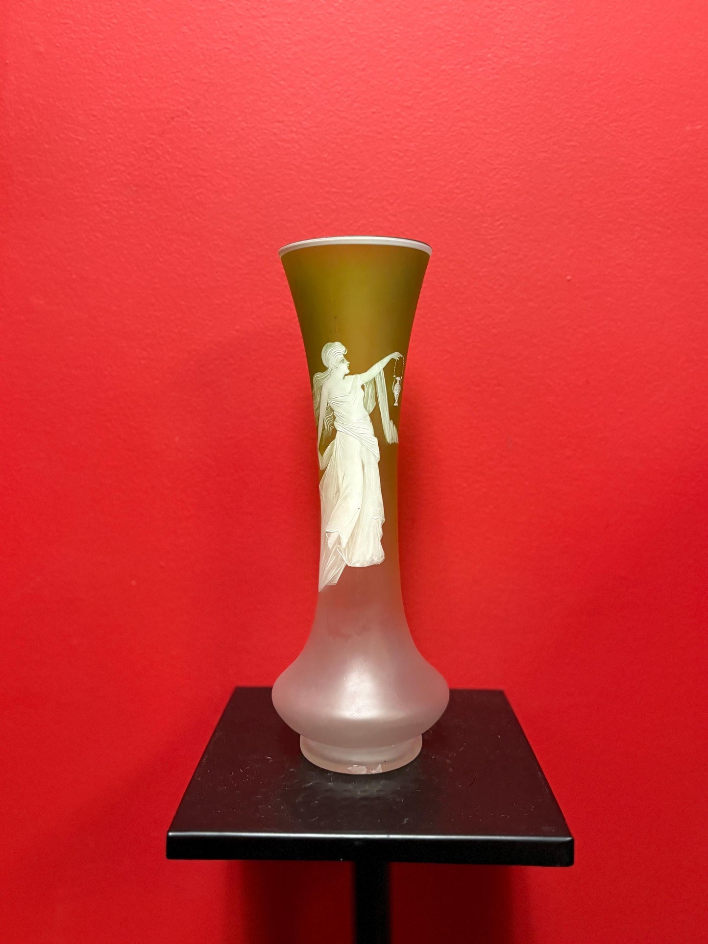 Beautiful antique Mary Gregory glass vase 11 inches tall great condition beautiful imagery antique glass - sexy woman imagery