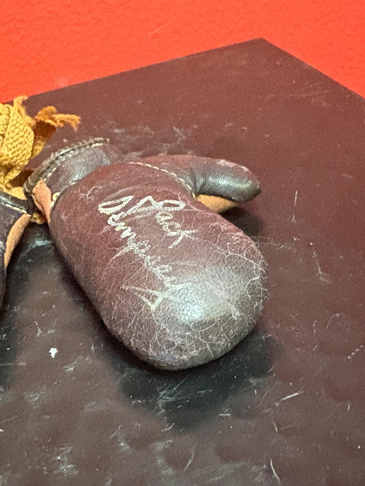 Extremely rare 1920s signed miniature boxing gloves by Jack Dempsey 2 inches - piece of boxing history authentic and great condition