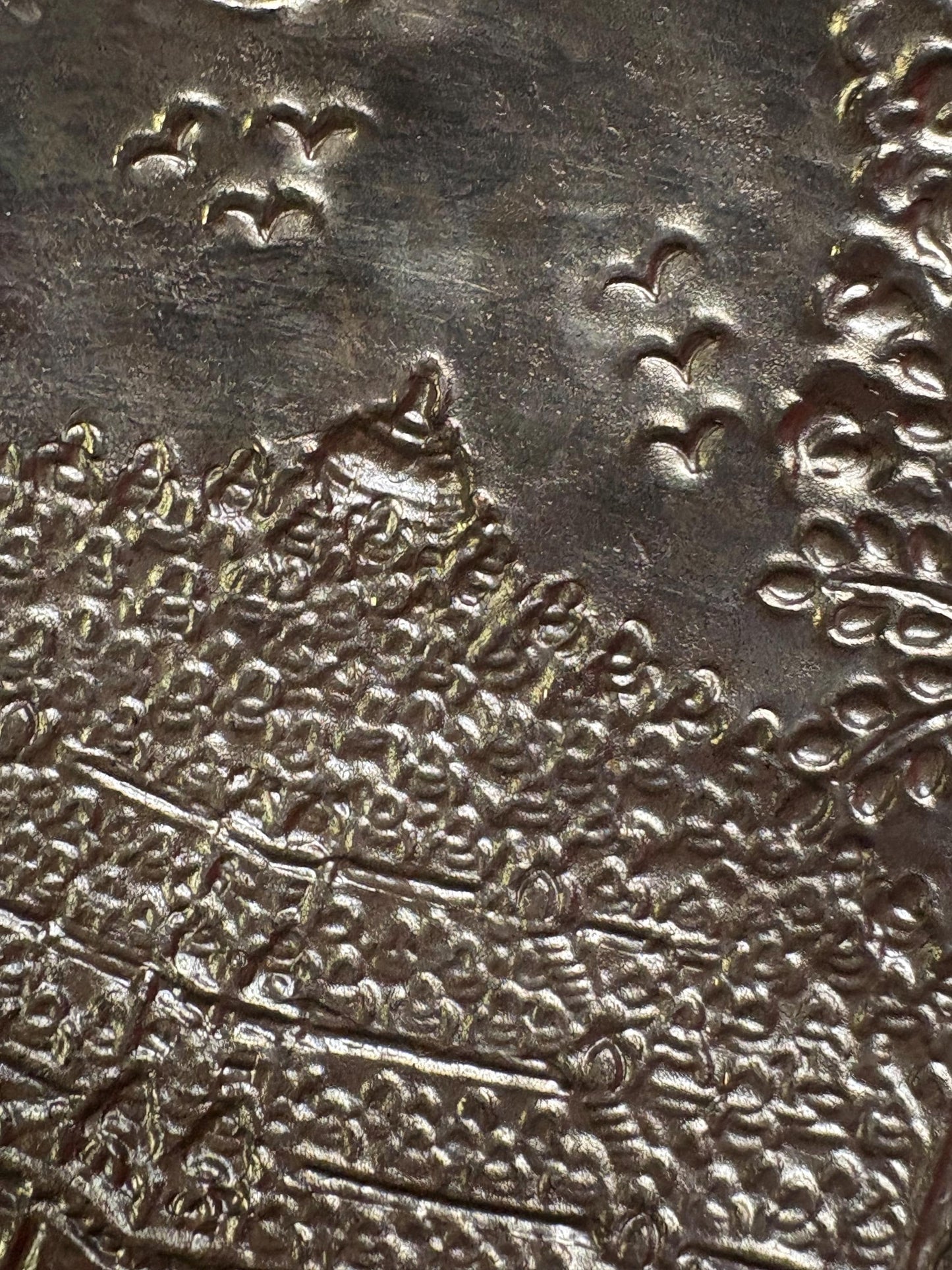 620 g - untested Asian silver plate with amazing detailed scene ready to hang great value 13 inches
