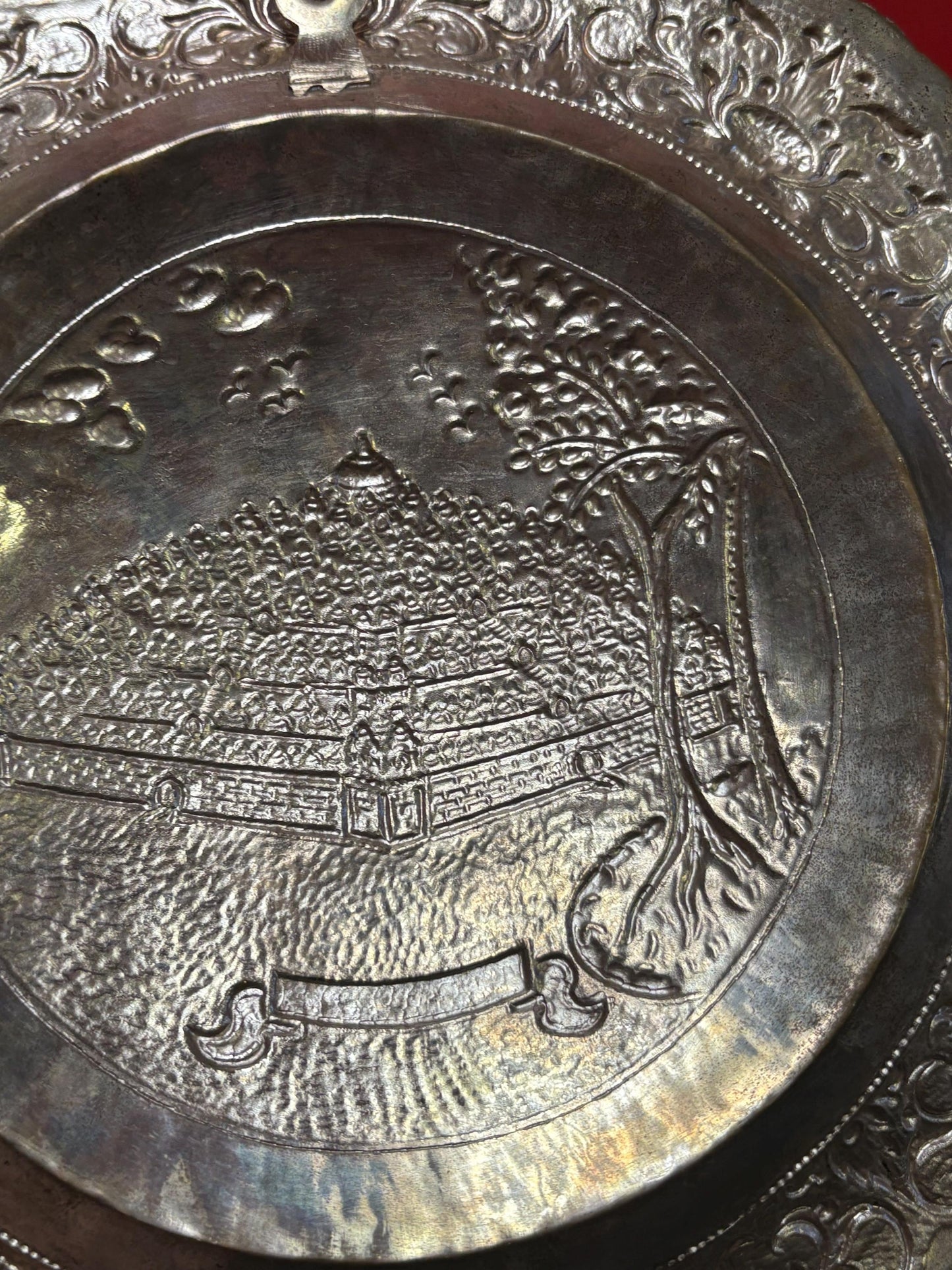 620 g - untested Asian silver plate with amazing detailed scene ready to hang great value 13 inches