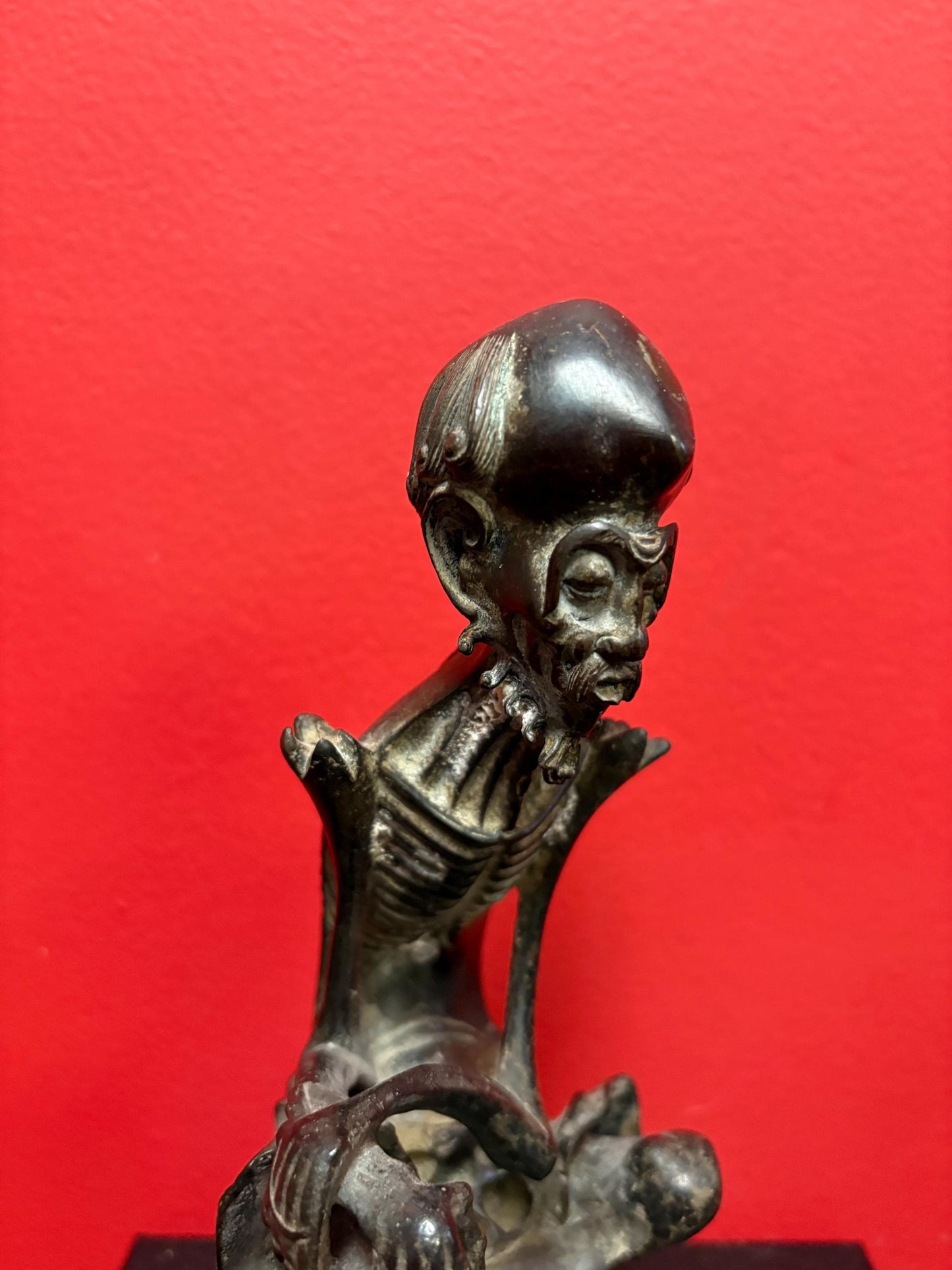 Beautiful 19 century heavy Nepalese bronze statue great detail and wonderful imagery wow