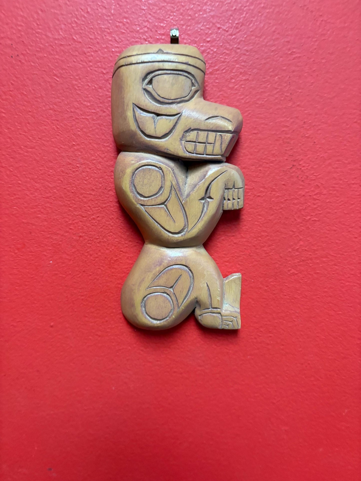 High-quality 7 x 3 wide cedar BEAR plaque by Ralph Hill indigenous first nations Pacific Northwest Coast beauty