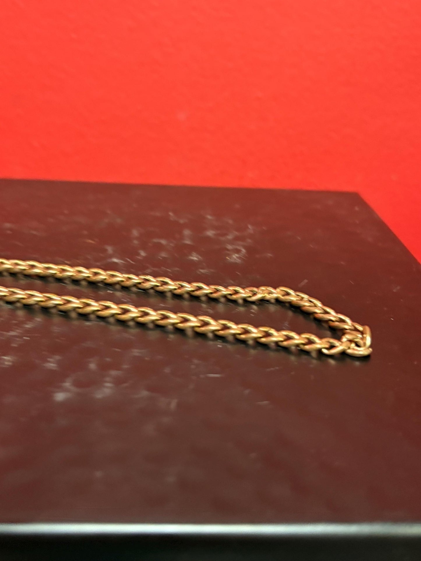 Beautiful untested gold bracelet link chain style and approximately 10 inches long 5 grams