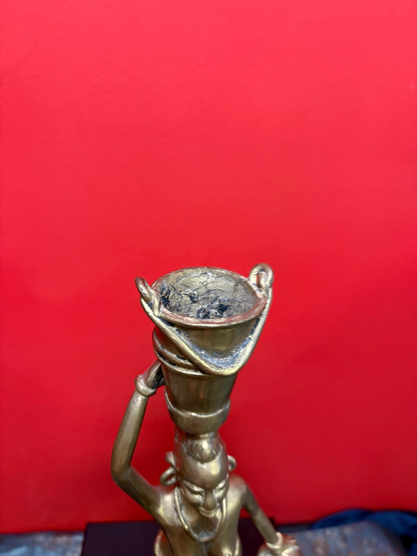 Beautiful African bronze statue of a woman carrying a bucket great patina 14 inches tall older piece wow