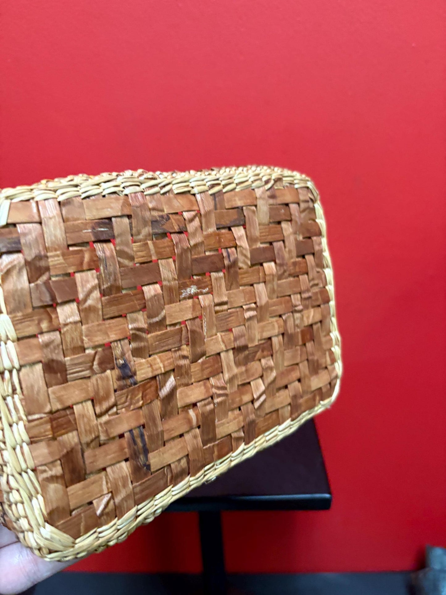 Beautiful 7 1/2 x 6 x 4 high woven cedar bark indigenous First Nations Basket in great condition amazing value