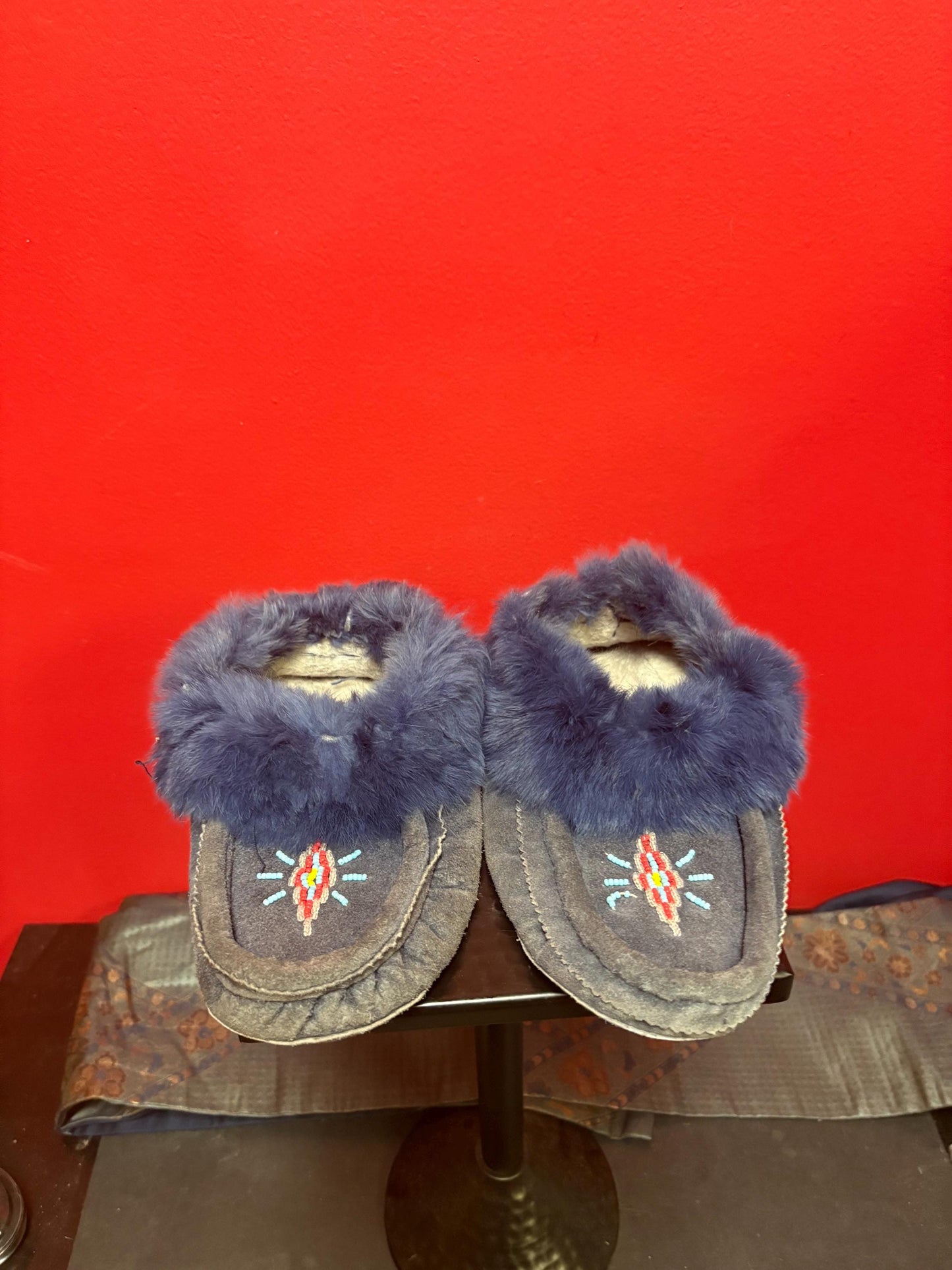 9 inch long indigenous first Nations native beaded leather moccasin shoes not perfect great value