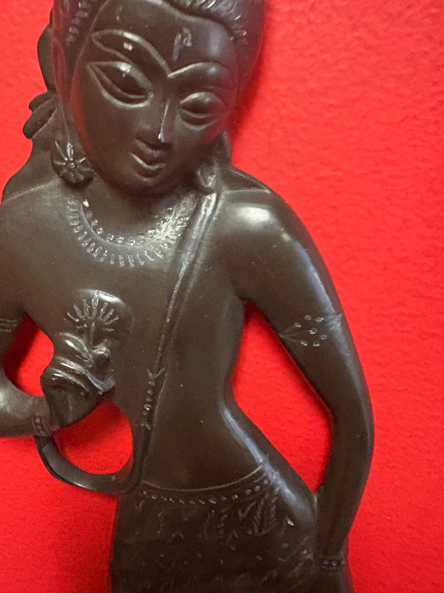 Beautiful Asian bronze lady 9 x 4 wide stands or hangs great detail and great value